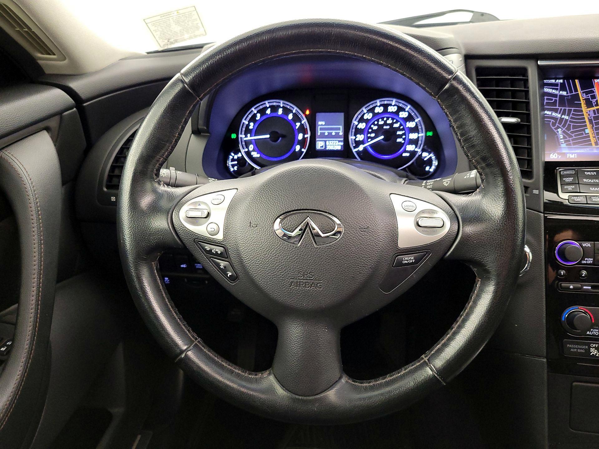 Thumbnail: 2017 INFINITI QX70 - 10