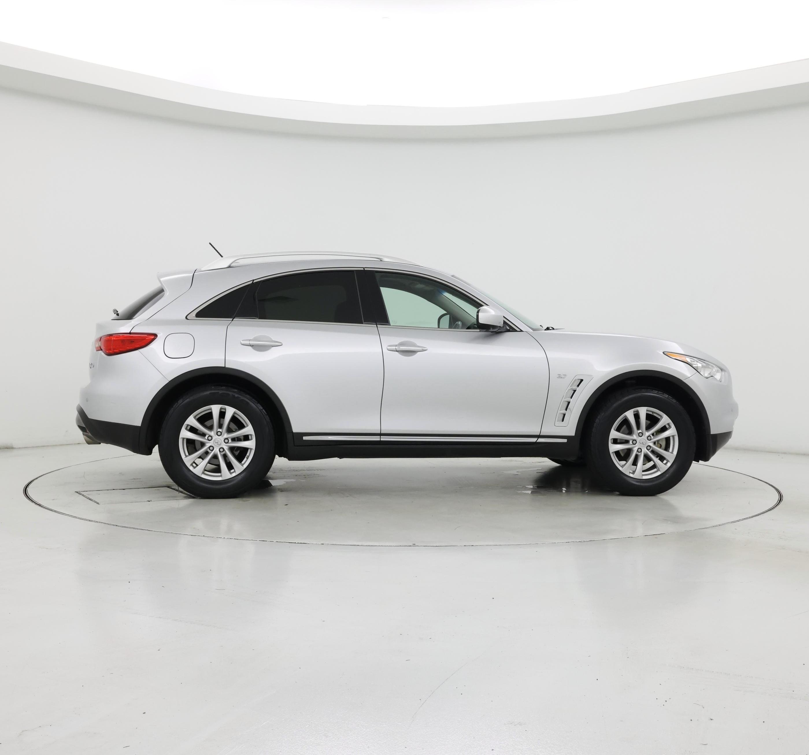 Thumbnail: 2017 INFINITI QX70 - 7