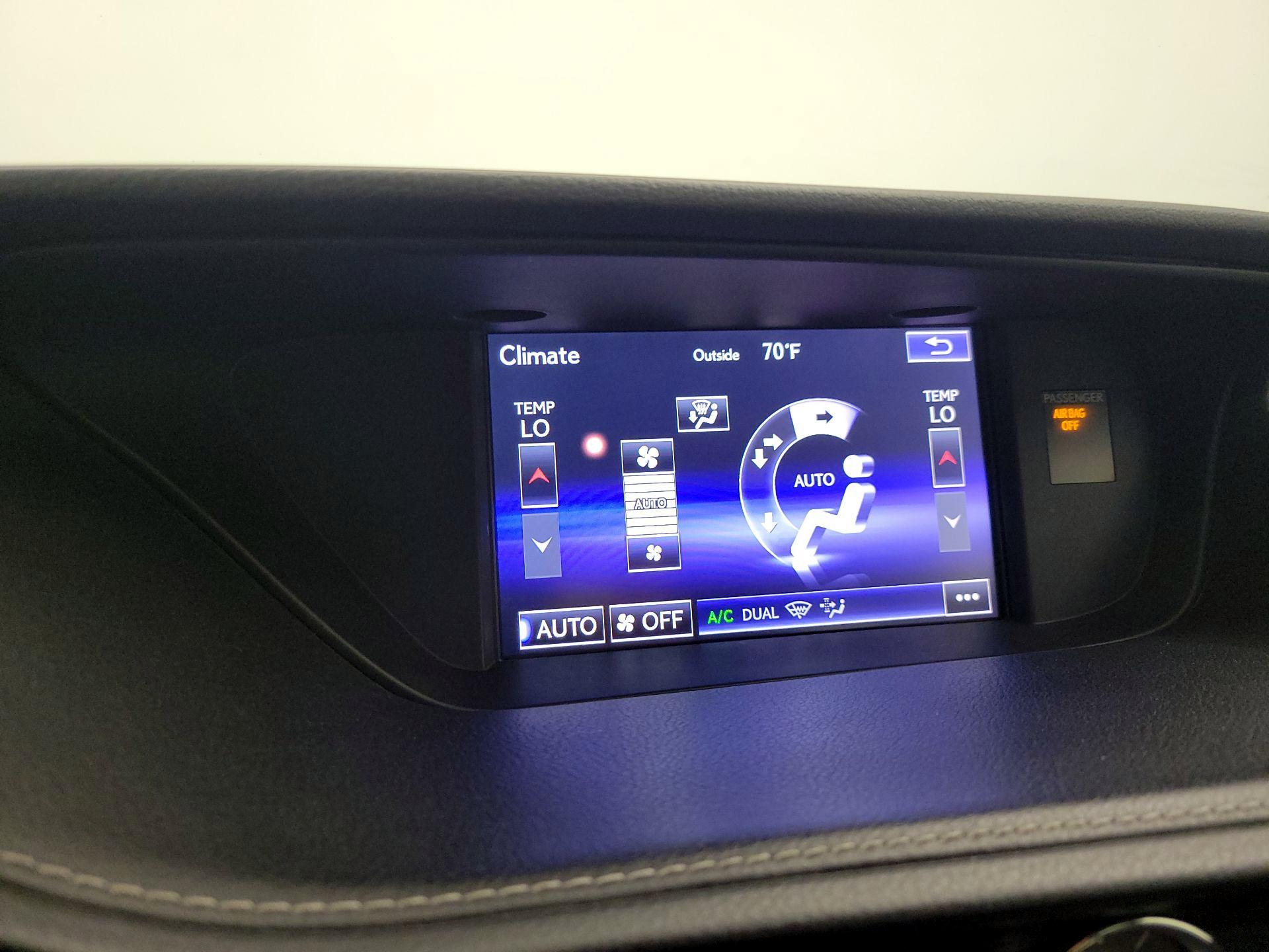 Thumbnail: 2016 Lexus ES - 17