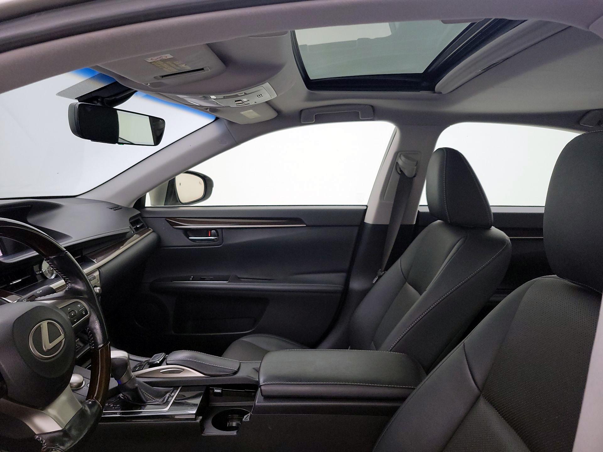 Thumbnail: 2016 Lexus ES - 20