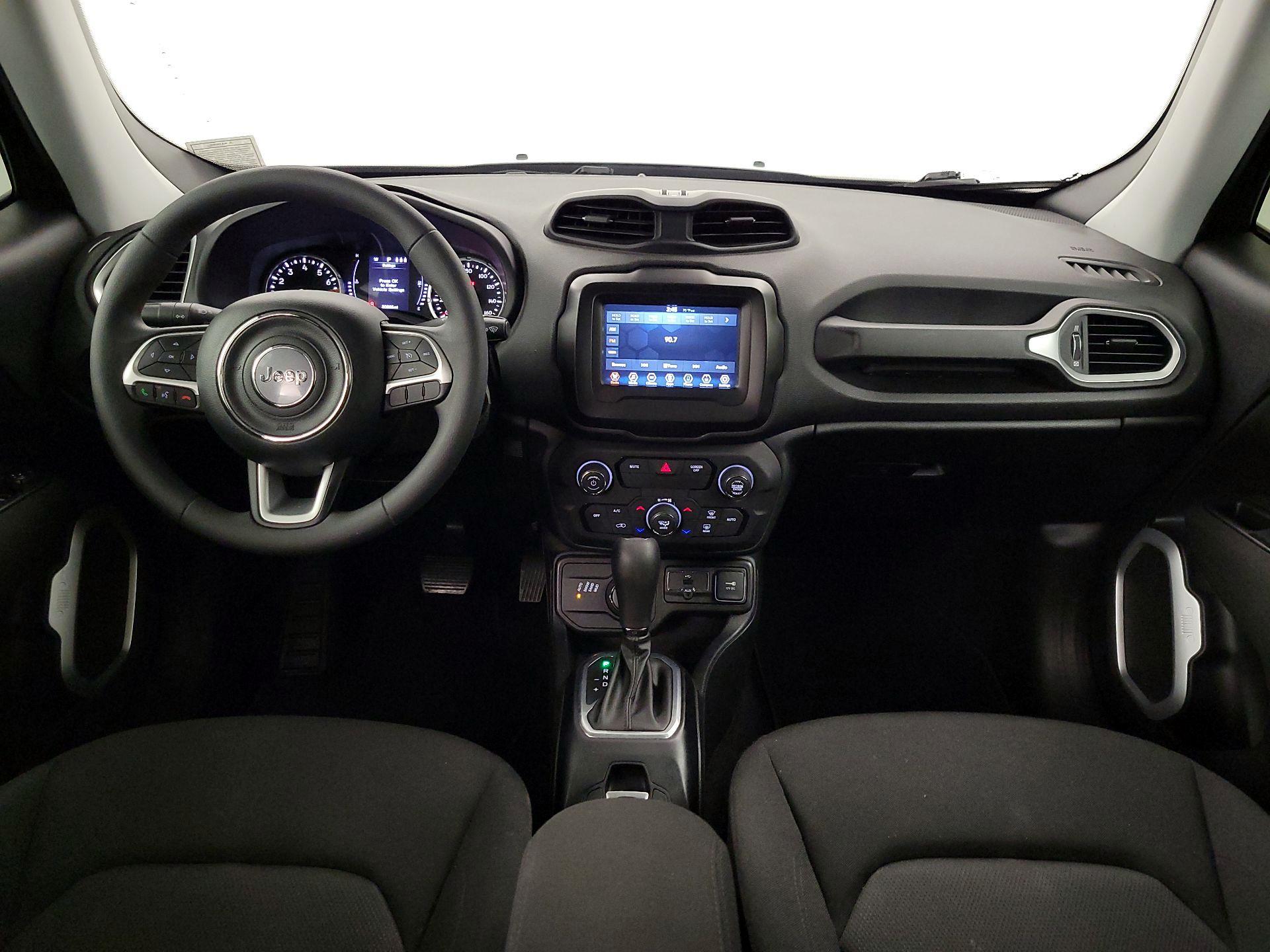 Thumbnail: 2019 Jeep Renegade - 9