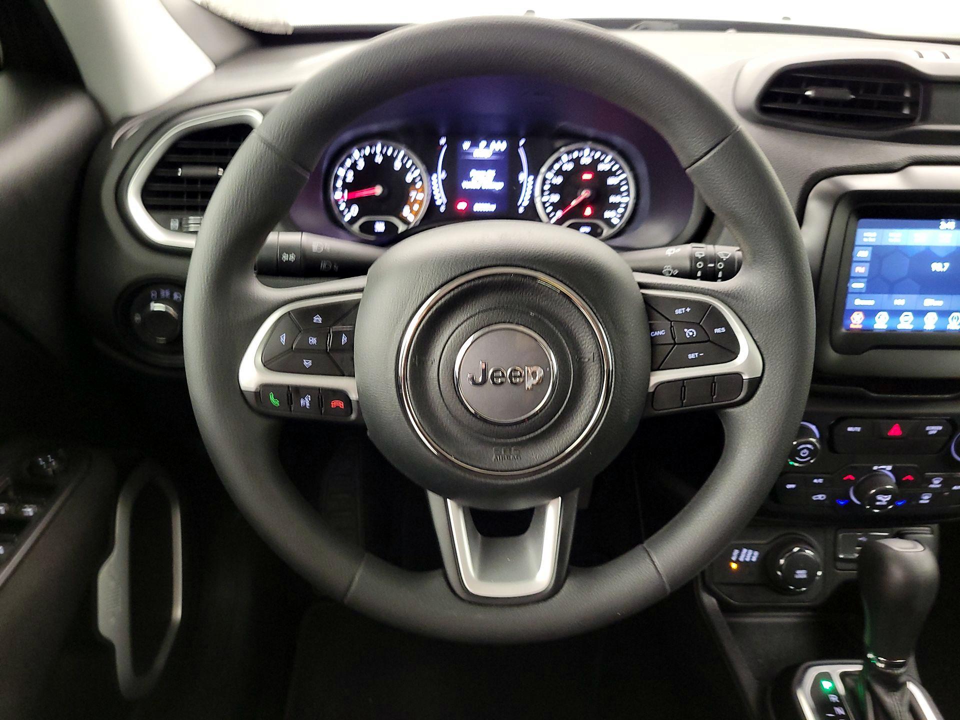 Thumbnail: 2019 Jeep Renegade - 10