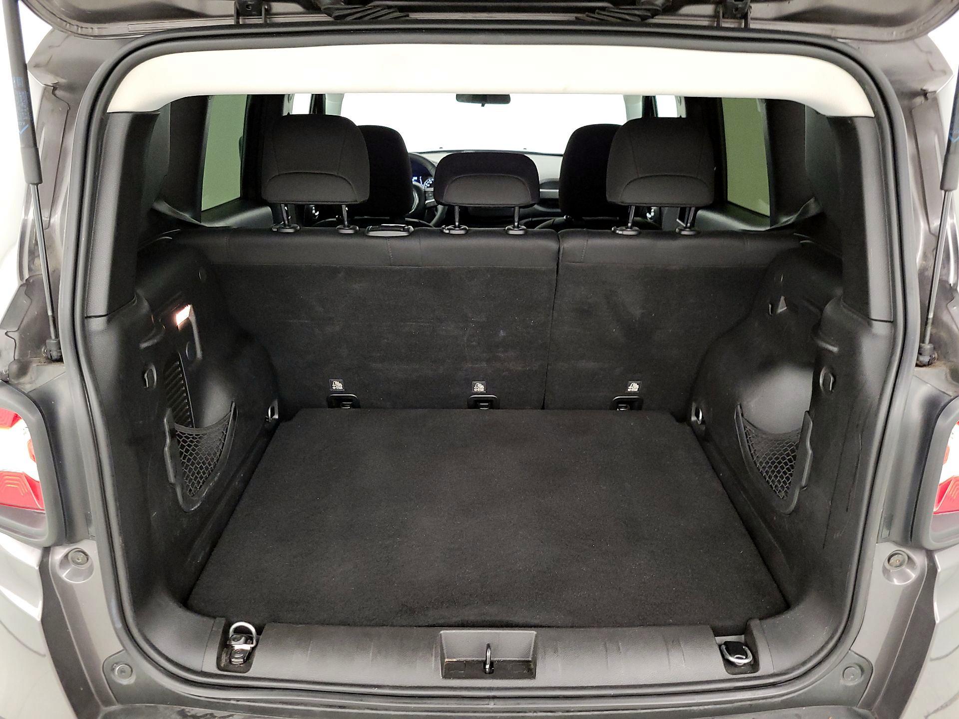 Thumbnail: 2019 Jeep Renegade - 20
