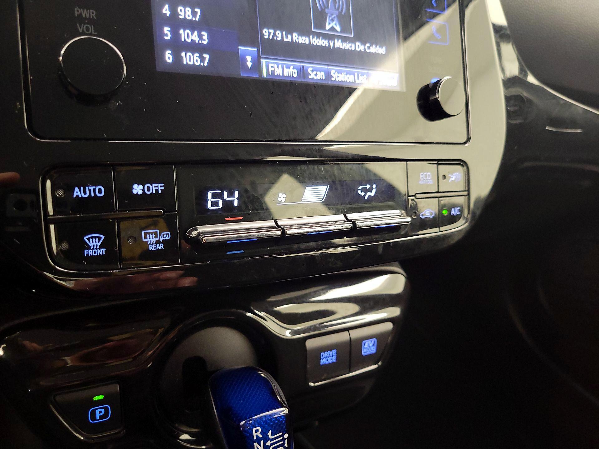 Thumbnail: 2018 Toyota Prius - 16
