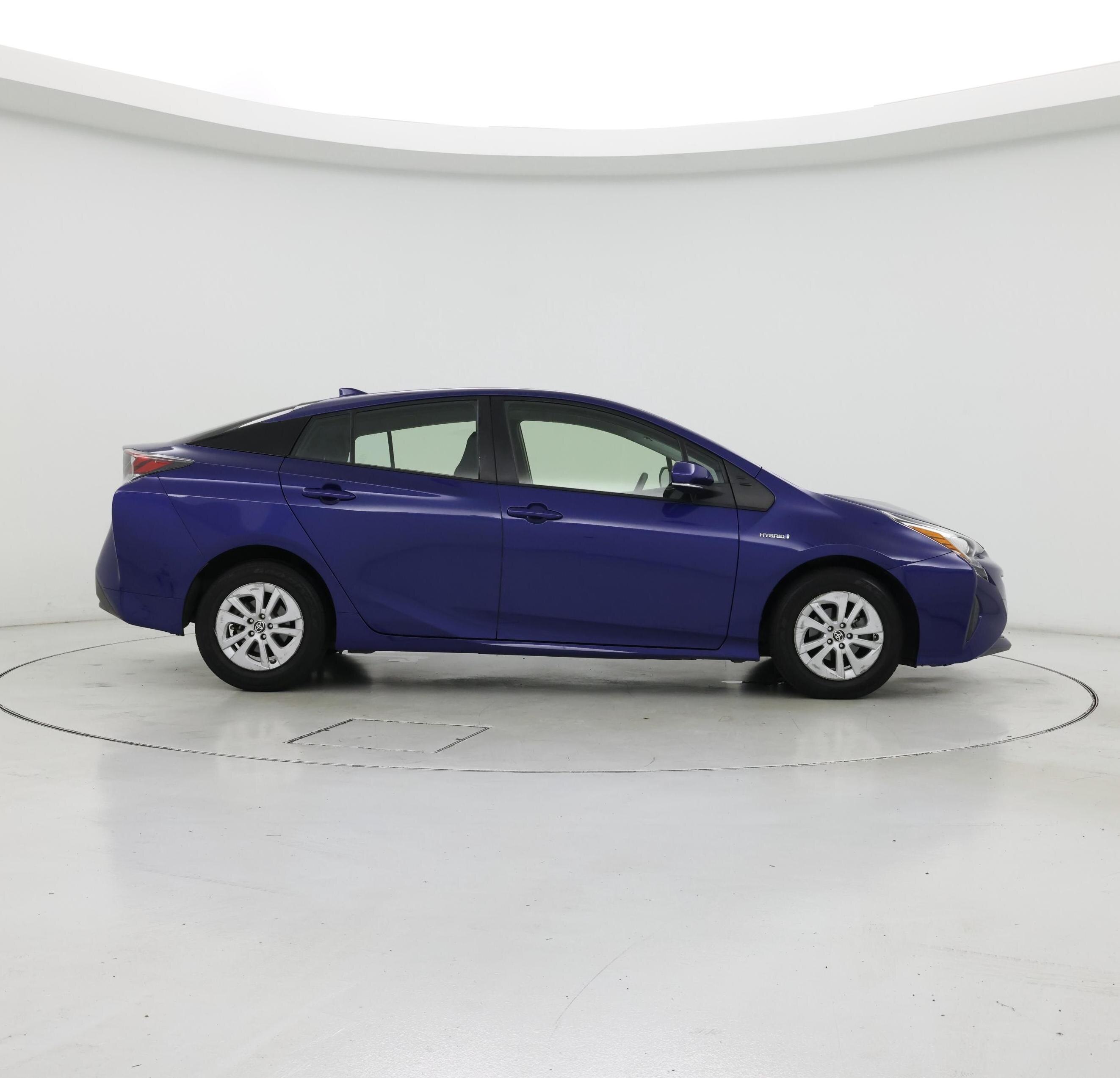Thumbnail: 2018 Toyota Prius - 7