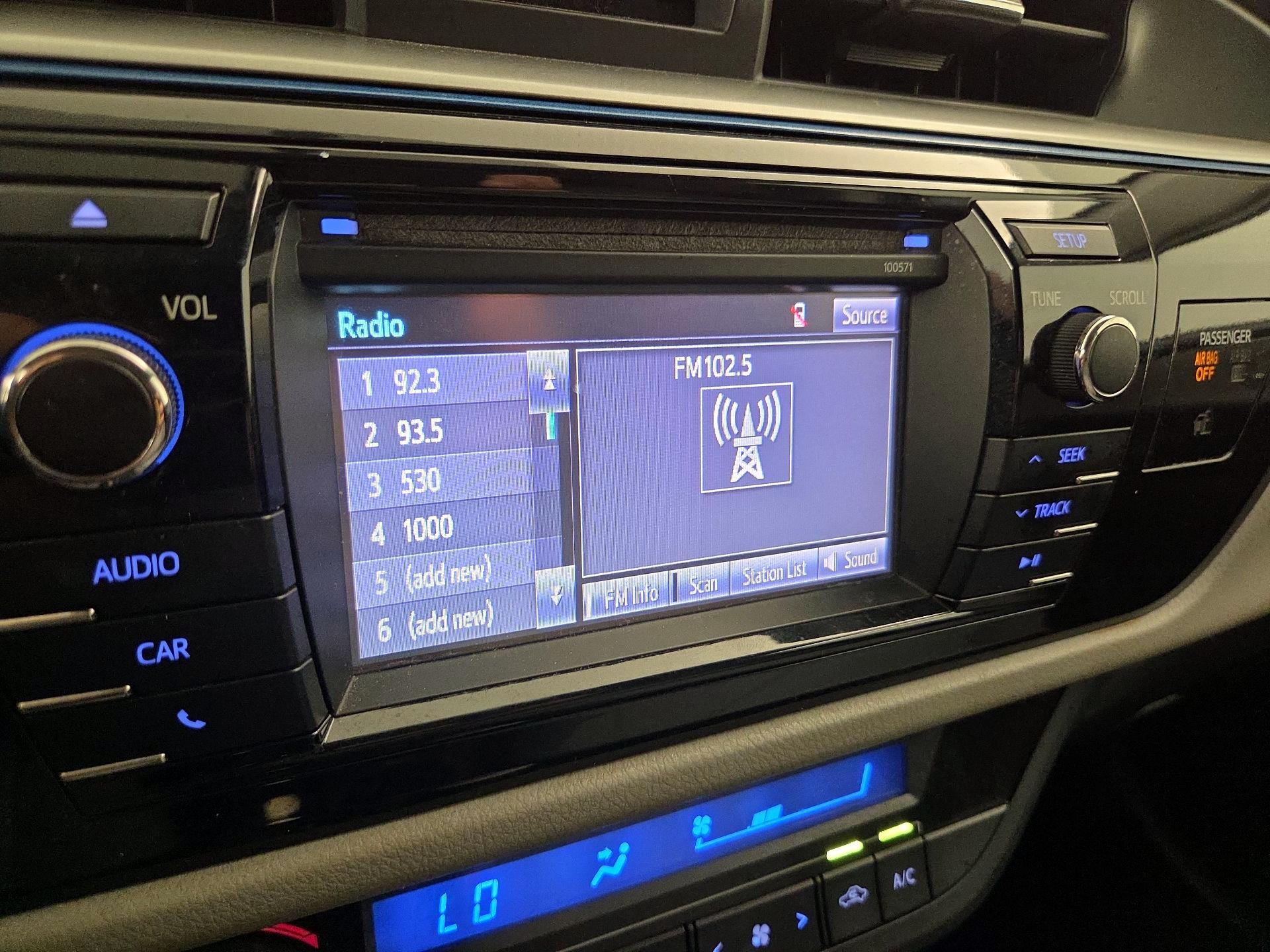 Thumbnail: 2016 Toyota Corolla - 15