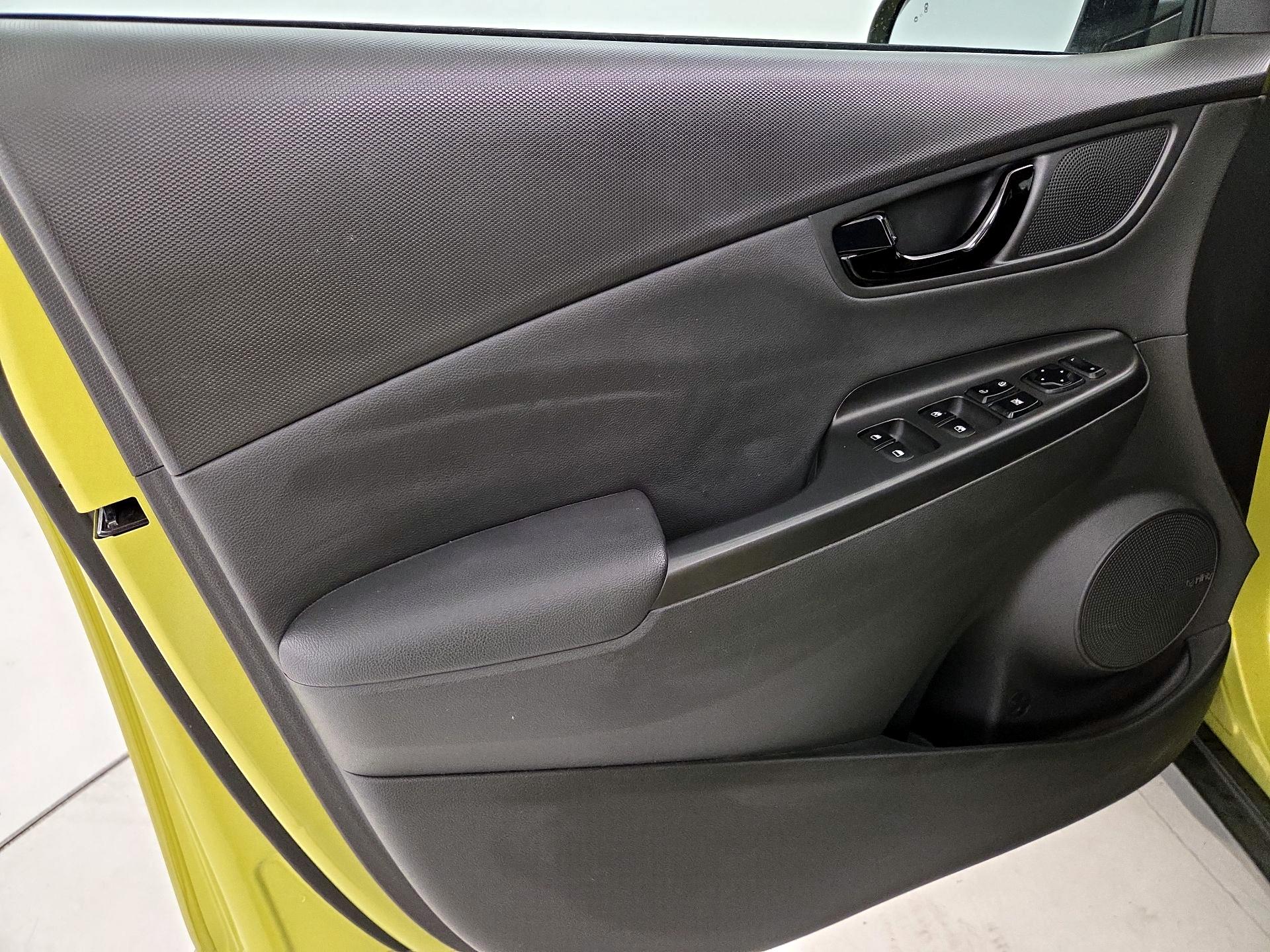 Thumbnail: 2020 Hyundai Kona - 12
