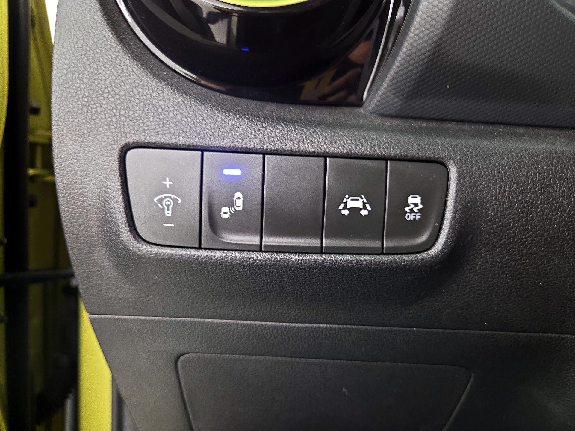 Thumbnail: 2020 Hyundai Kona - 13