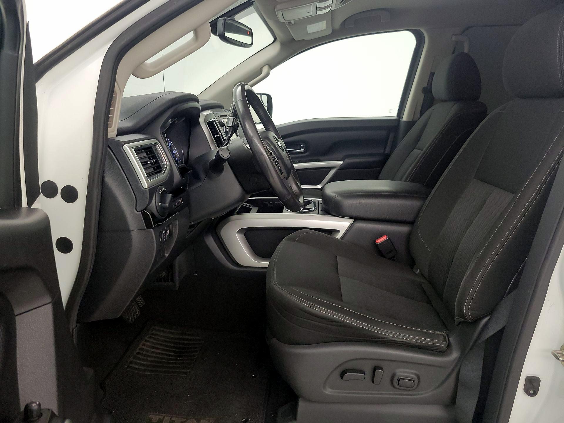 Thumbnail: 2017 Nissan Titan - 11