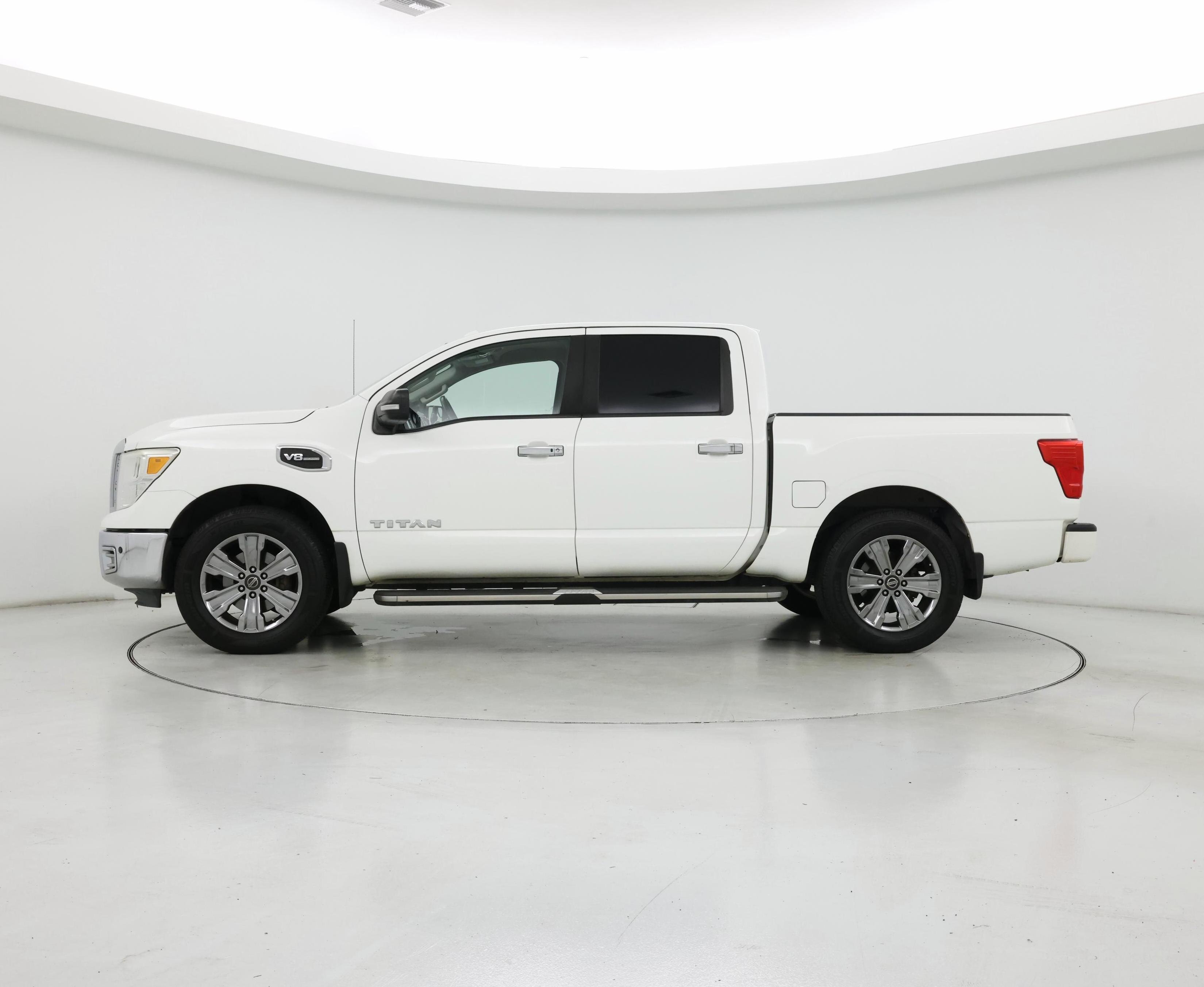 Thumbnail: 2017 Nissan Titan - 3