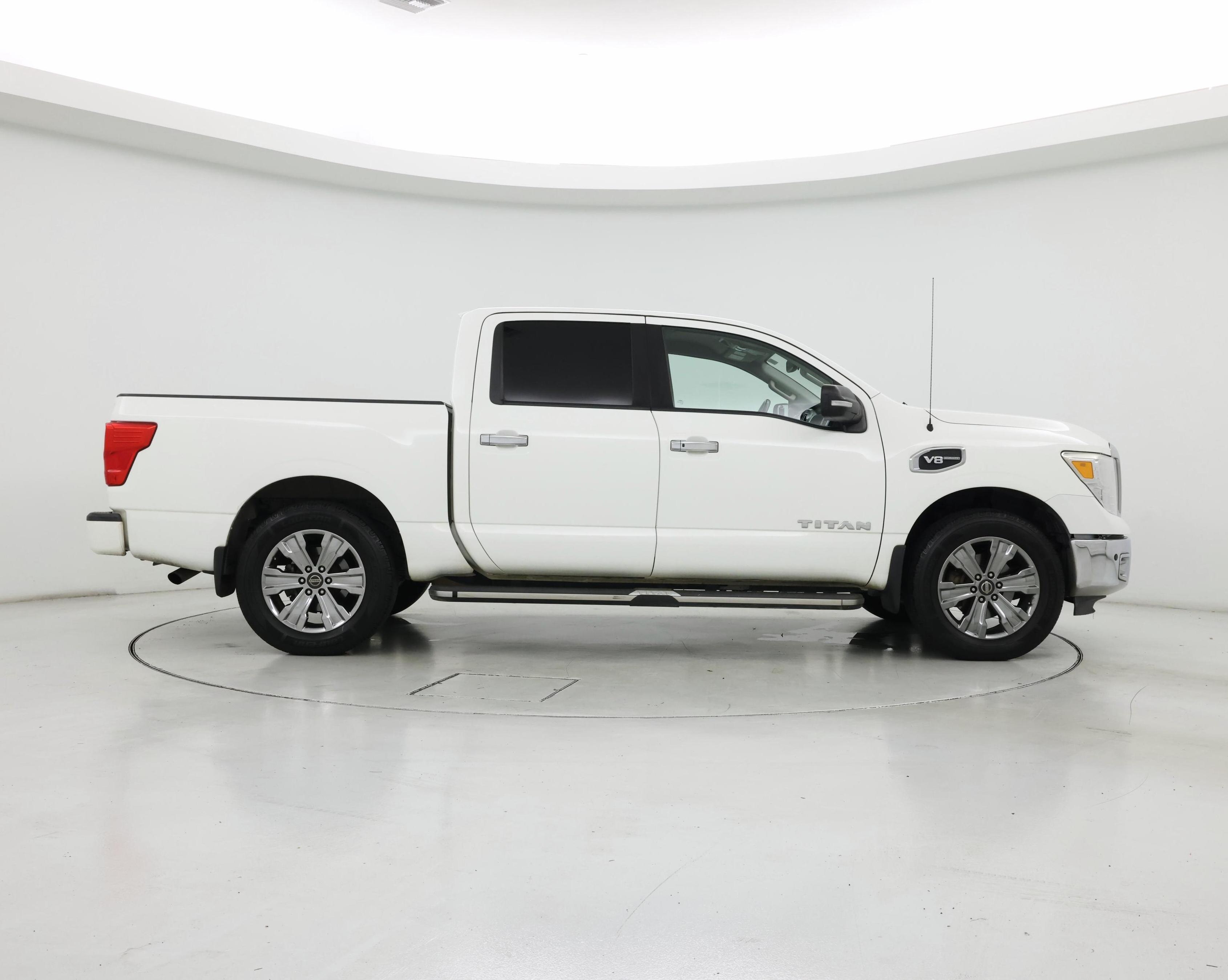 Thumbnail: 2017 Nissan Titan - 7