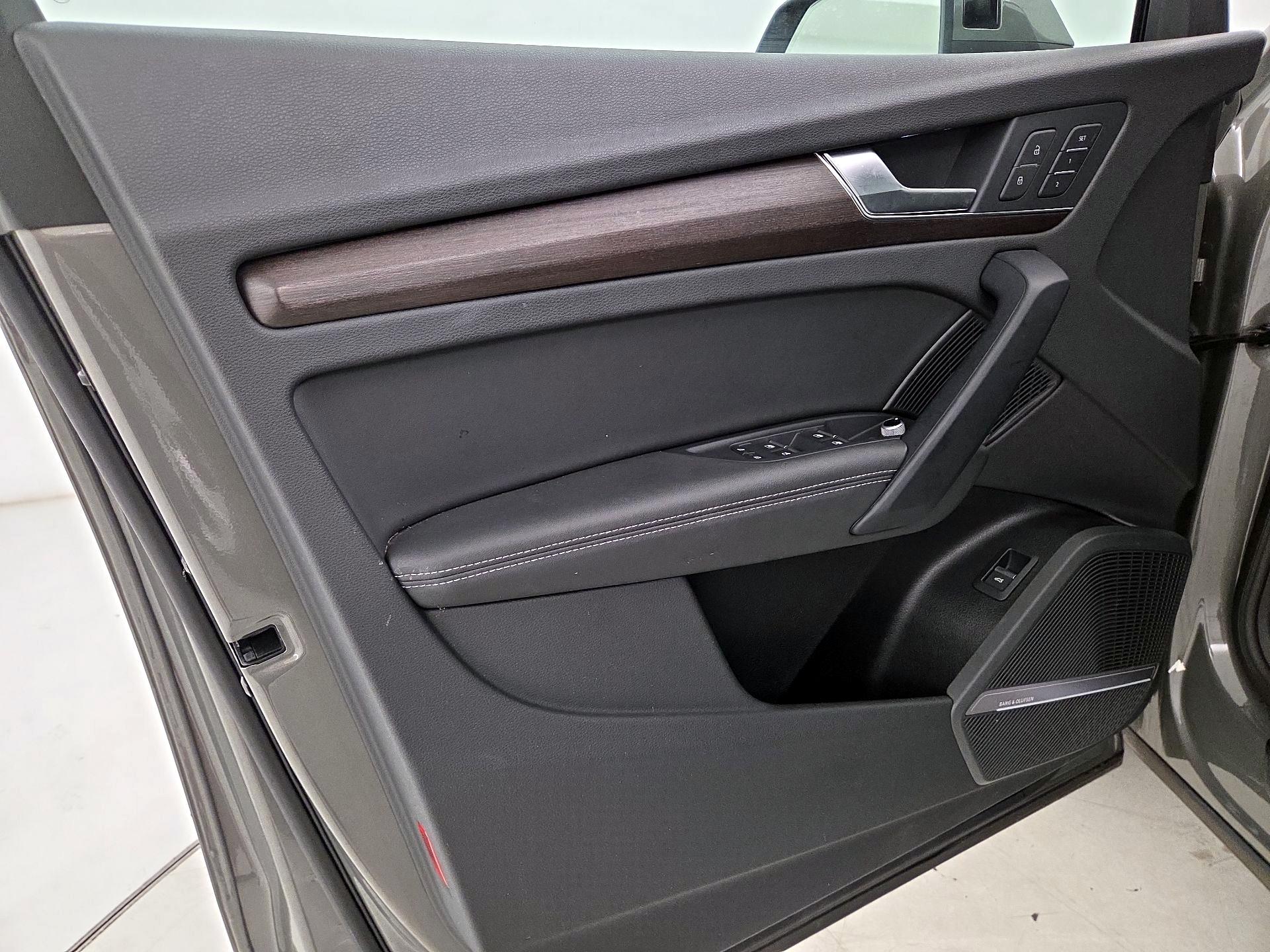 Thumbnail: 2023 Audi Q5 - 12
