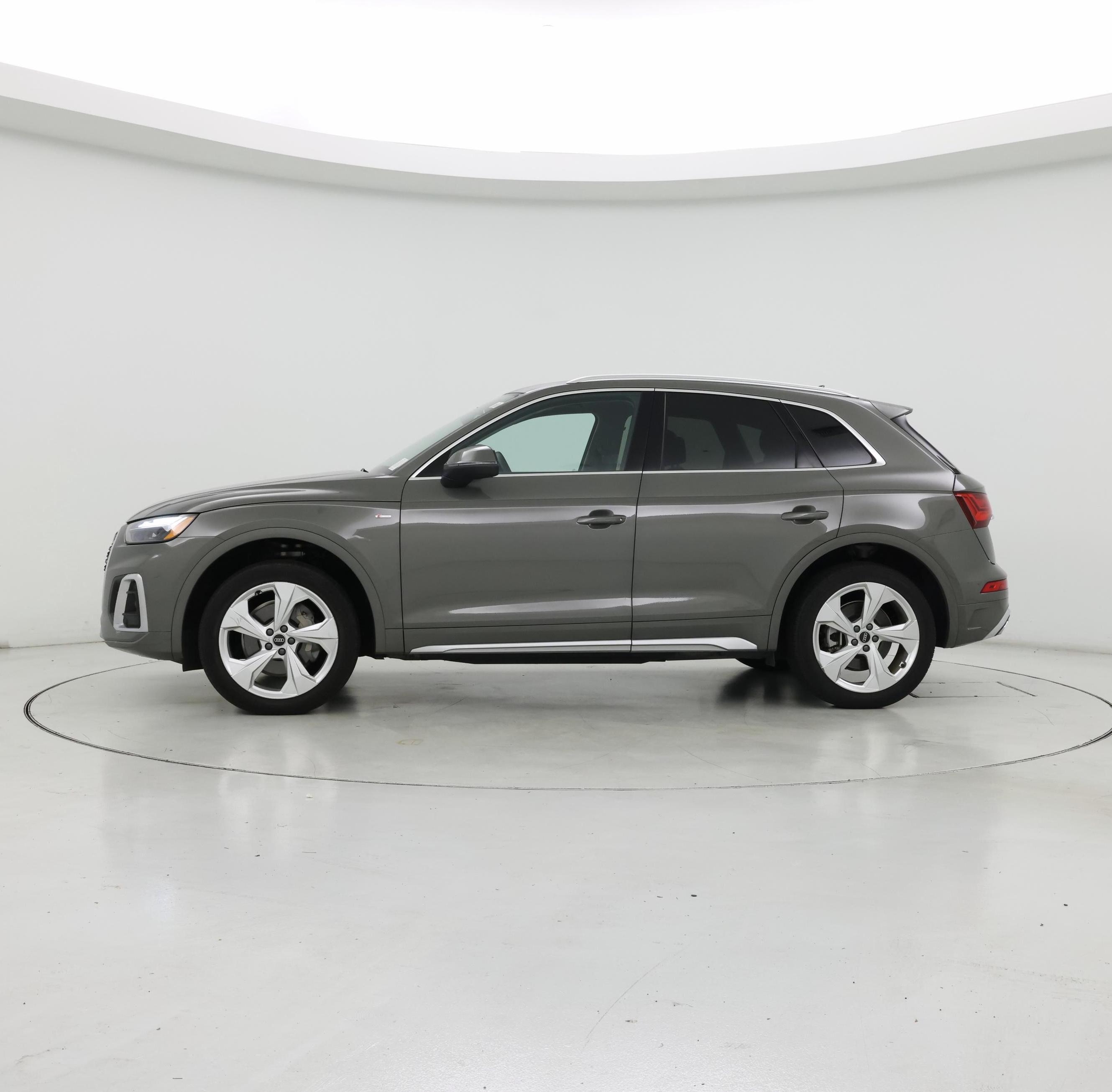Thumbnail: 2023 Audi Q5 - 3