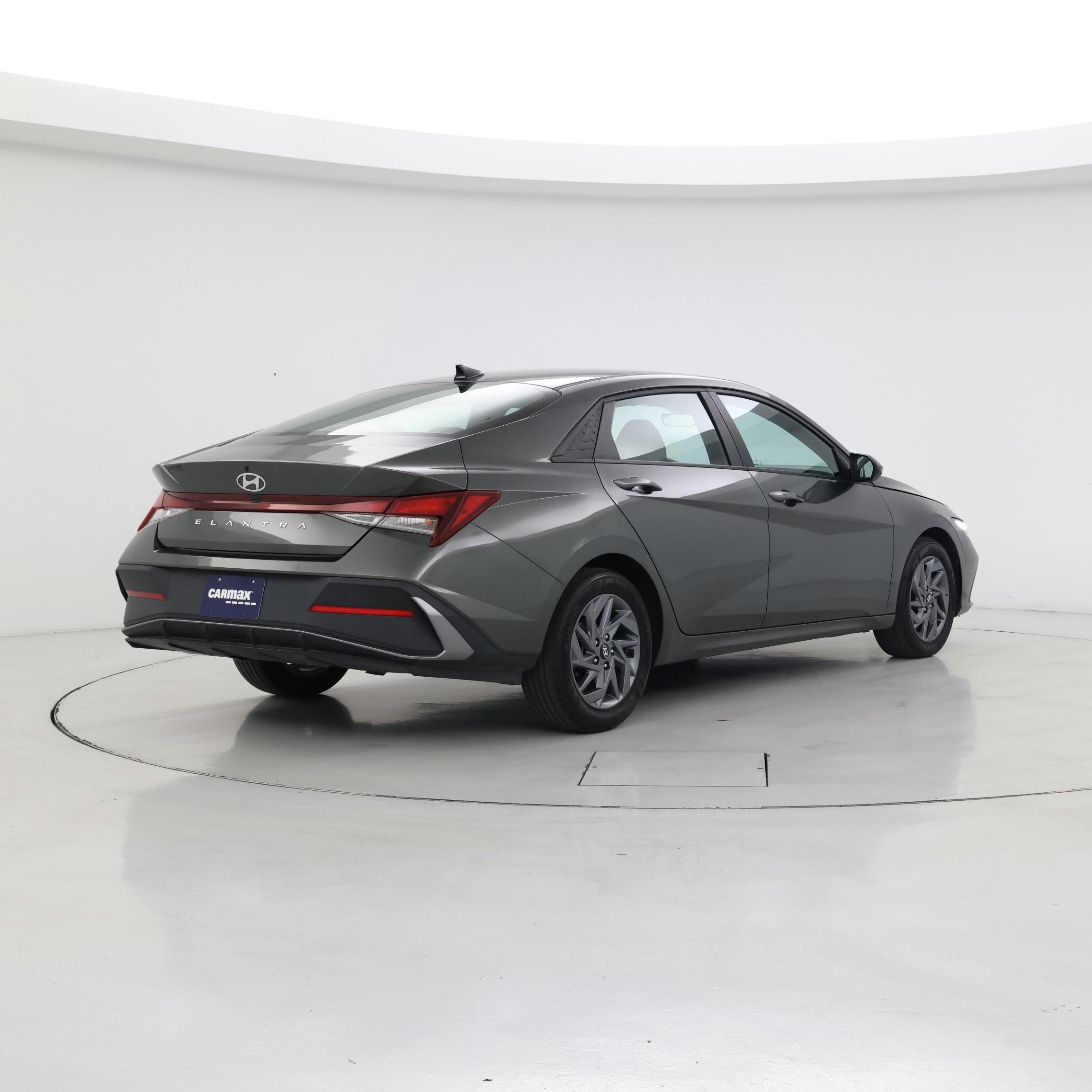 Thumbnail: 2024 Hyundai Elantra - 8