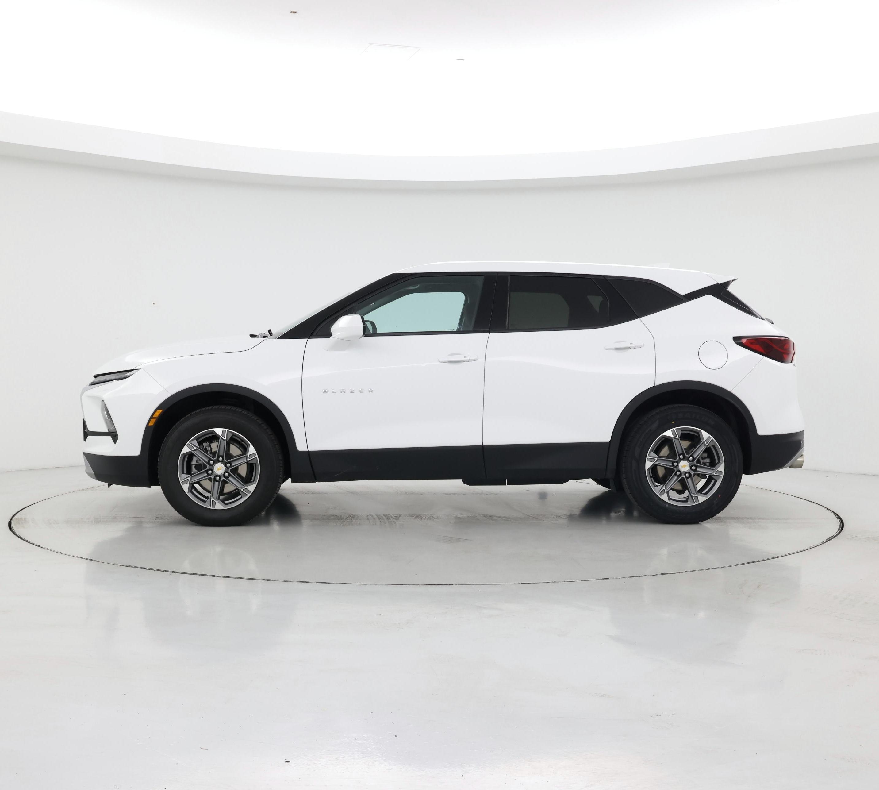 Thumbnail: 2023 Chevrolet Blazer - 3