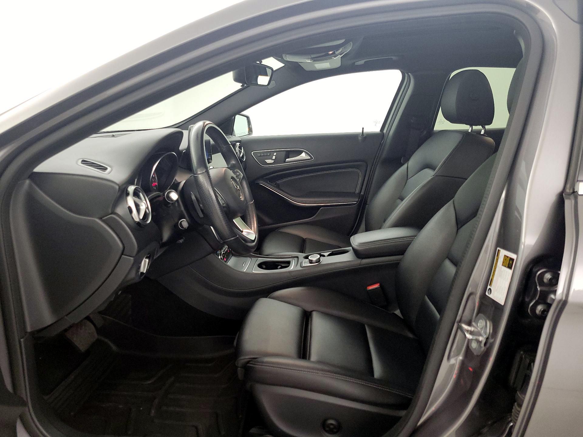 Thumbnail: 2020 Mercedes-Benz GLA - 11