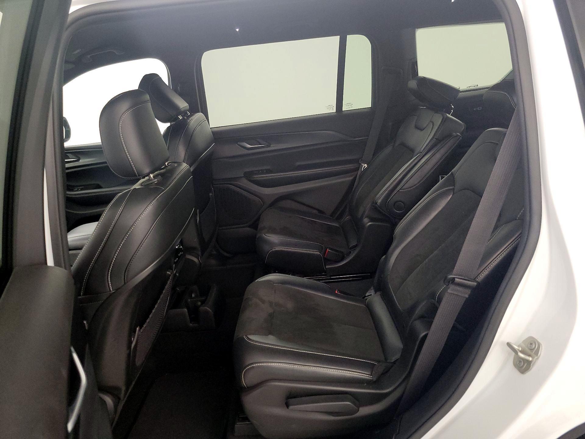 Thumbnail: 2023 Jeep Grand Cherokee L - 19