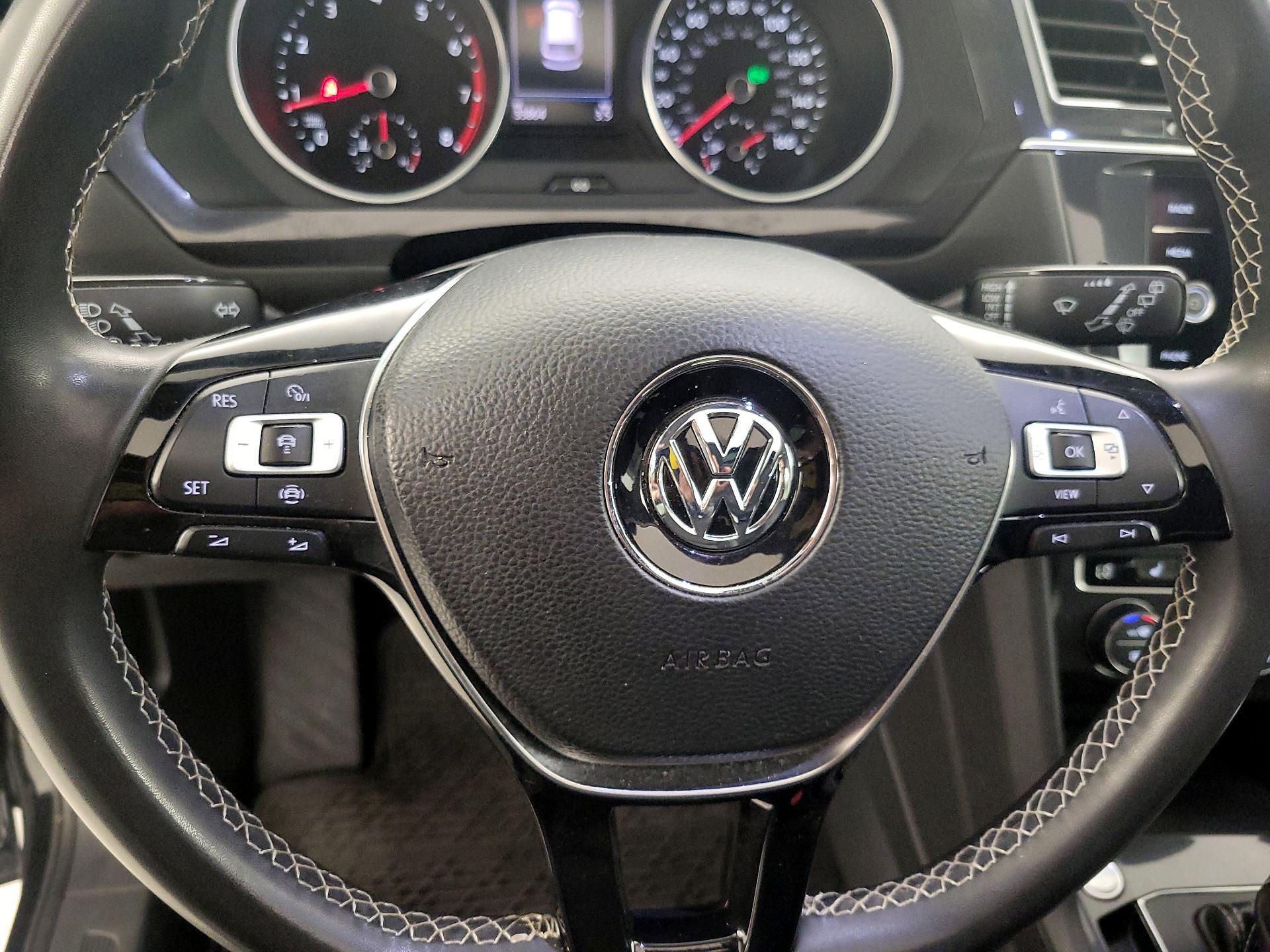 Thumbnail: 2021 Volkswagen Tiguan - 10