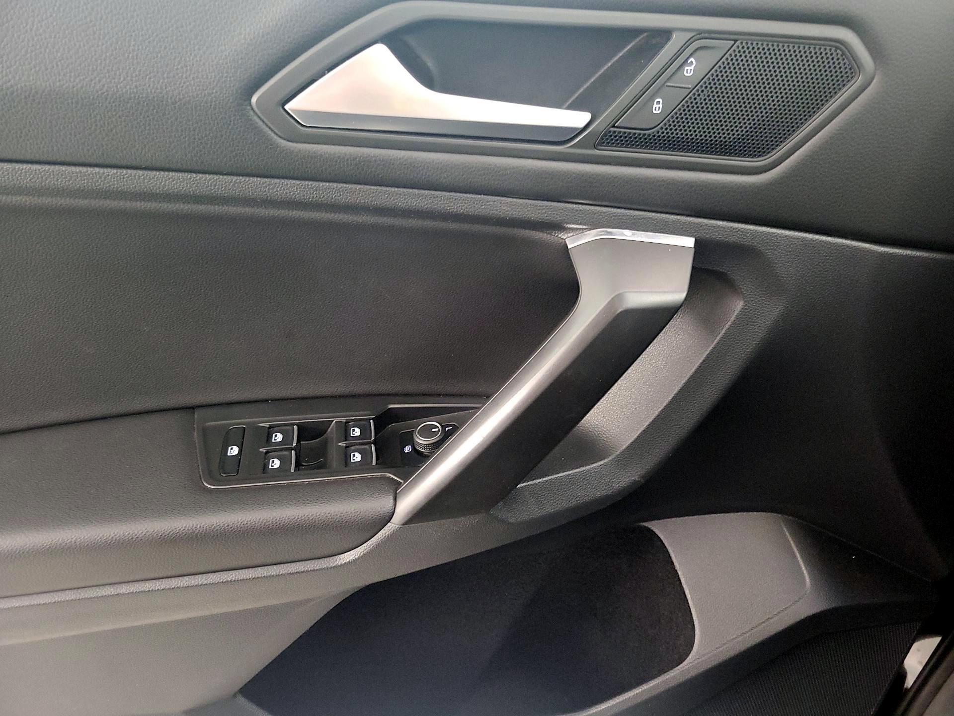 Thumbnail: 2021 Volkswagen Tiguan - 13