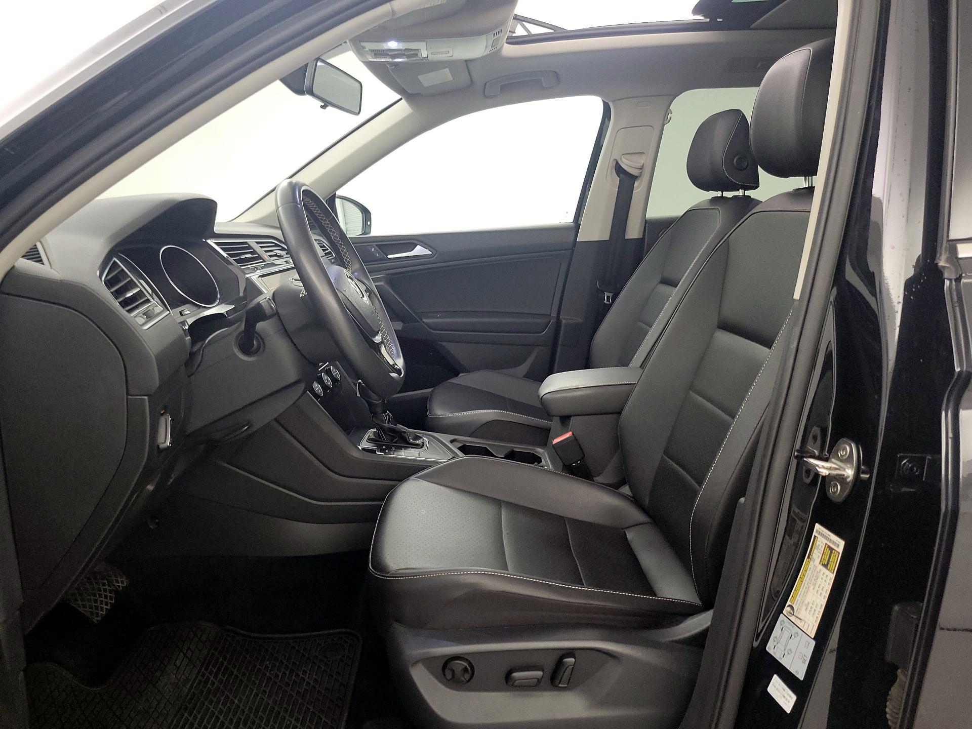 Thumbnail: 2021 Volkswagen Tiguan - 14