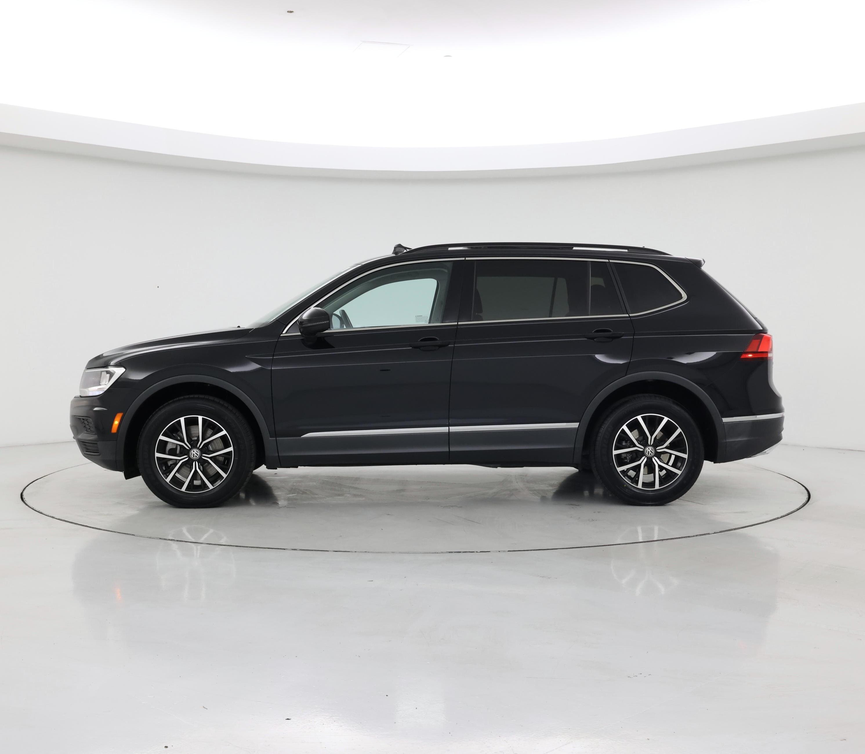 Thumbnail: 2021 Volkswagen Tiguan - 3