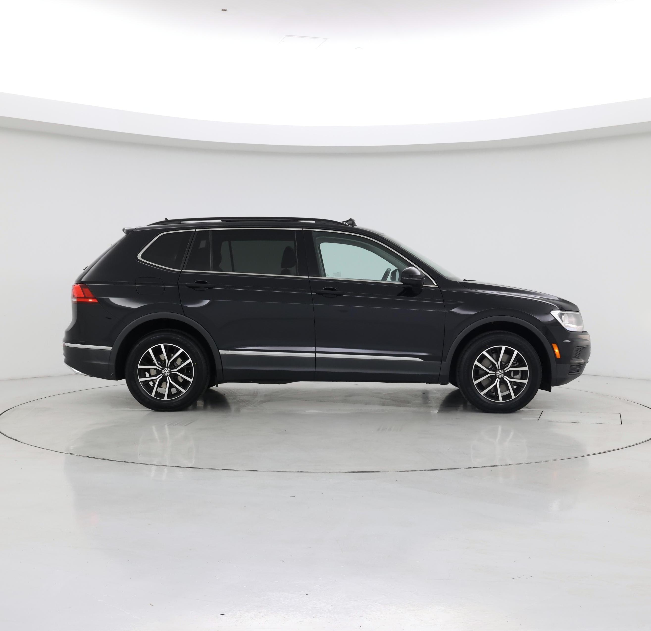 Thumbnail: 2021 Volkswagen Tiguan - 7