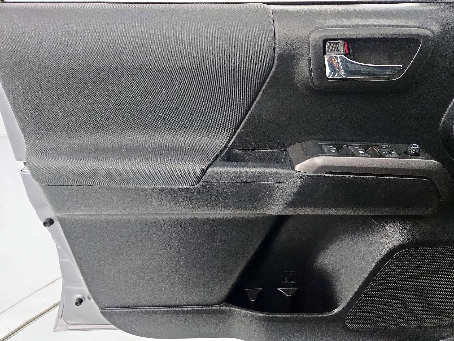 Thumbnail: 2021 Toyota Tacoma - 12