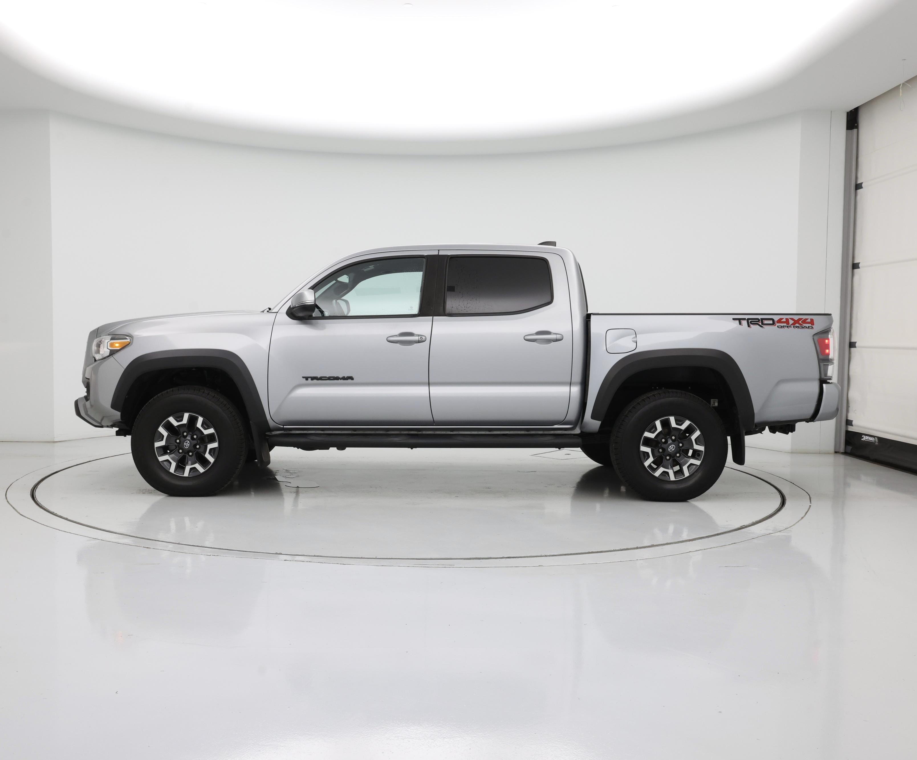 Thumbnail: 2021 Toyota Tacoma - 3