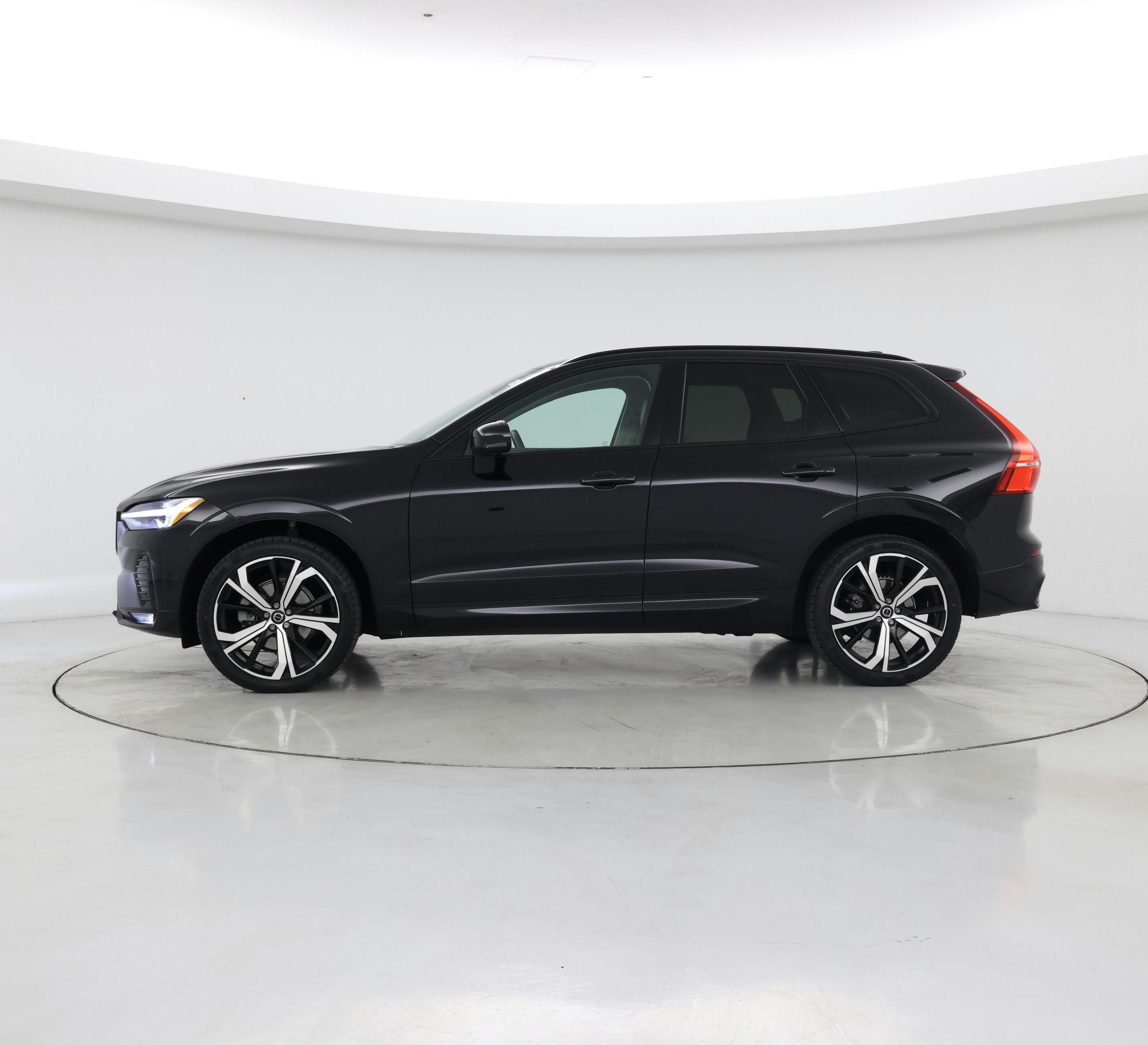 Thumbnail: 2023 Volvo XC60 - 3