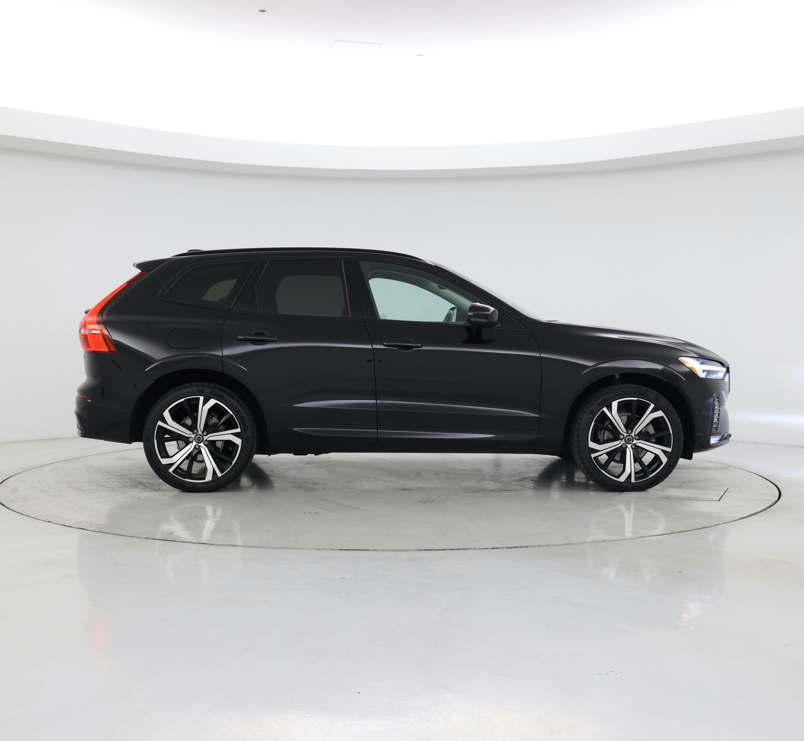 Thumbnail: 2023 Volvo XC60 - 7