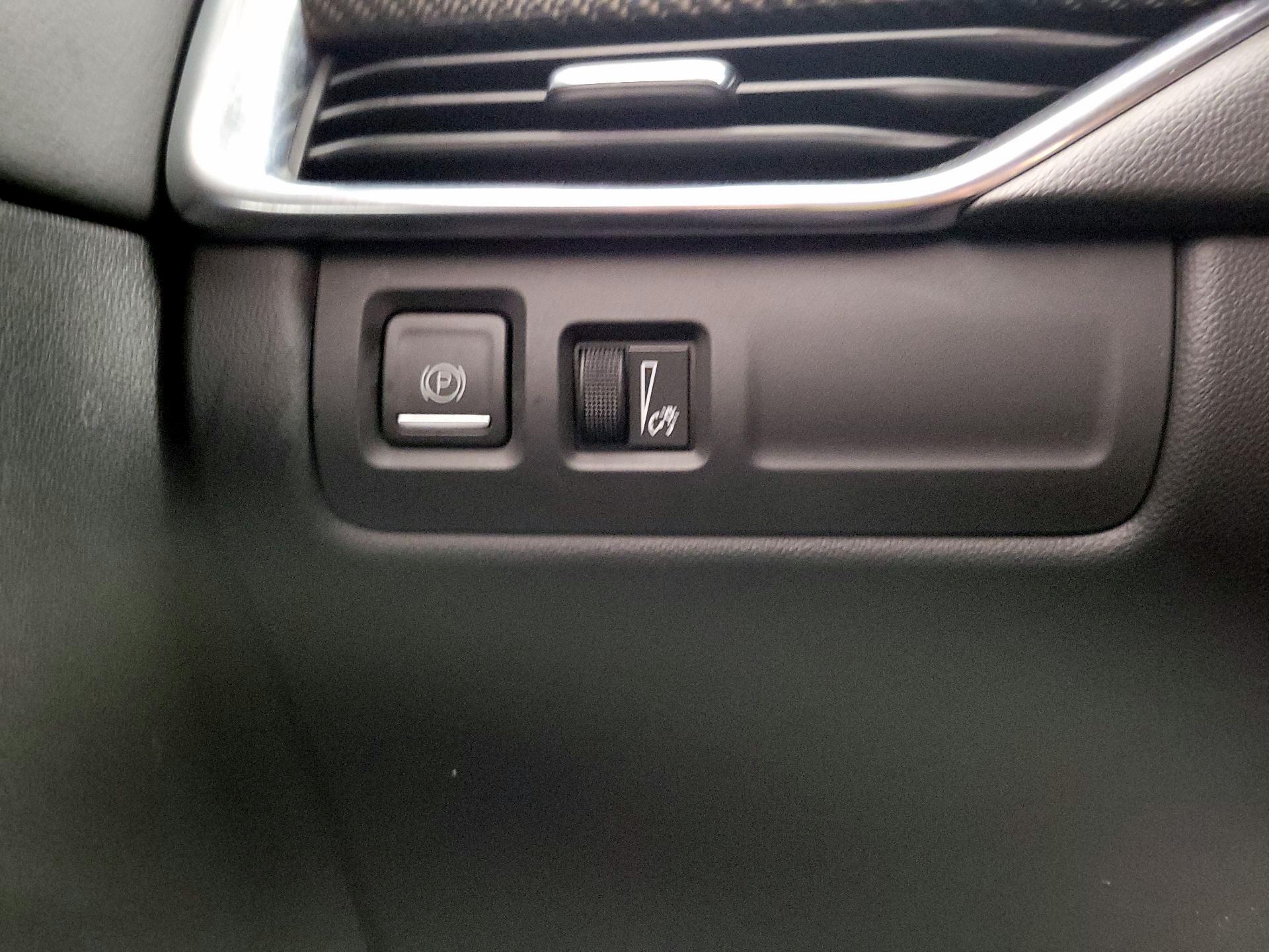 Thumbnail: 2022 Cadillac XT4 - 13