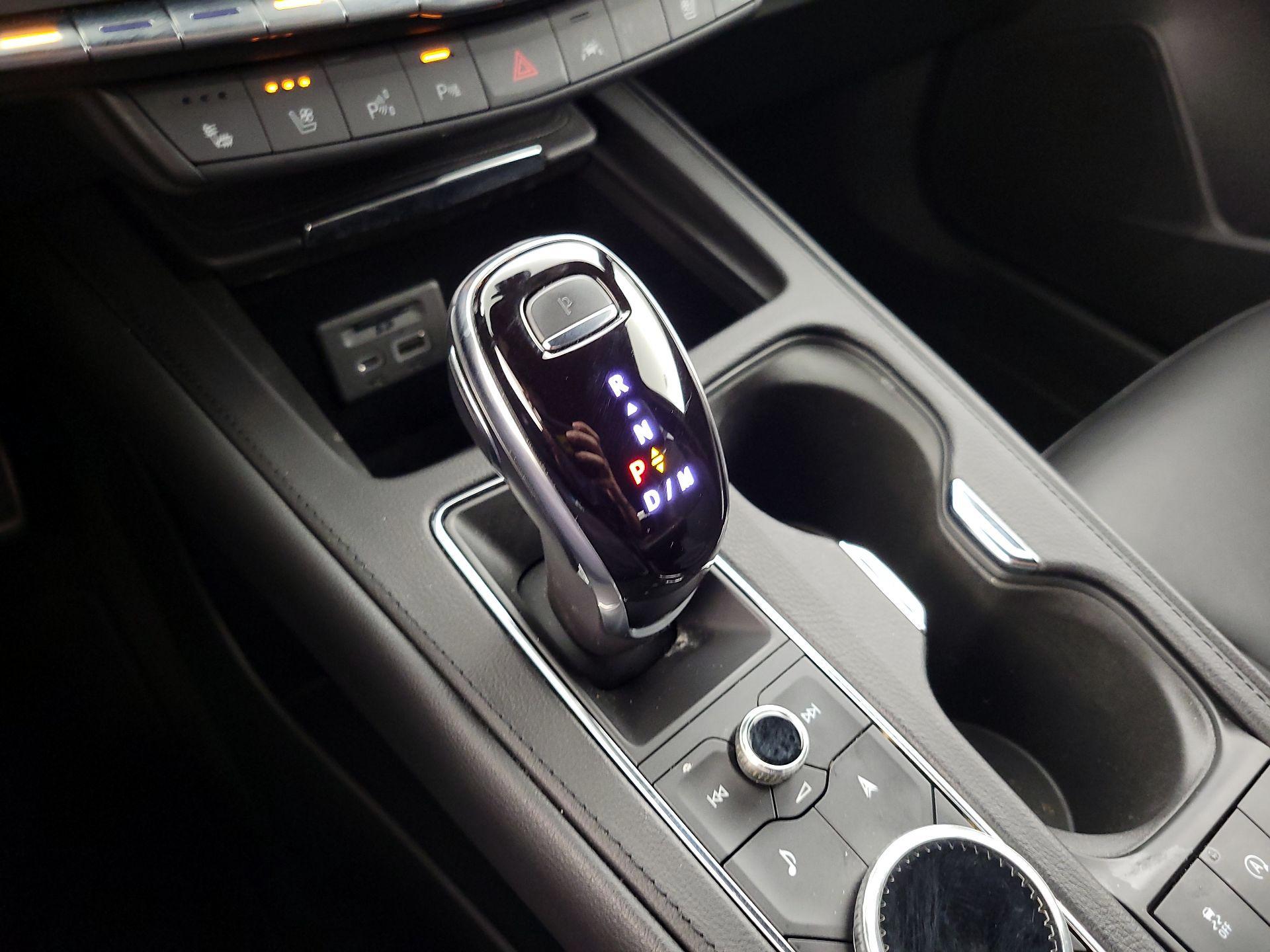 Thumbnail: 2022 Cadillac XT4 - 17