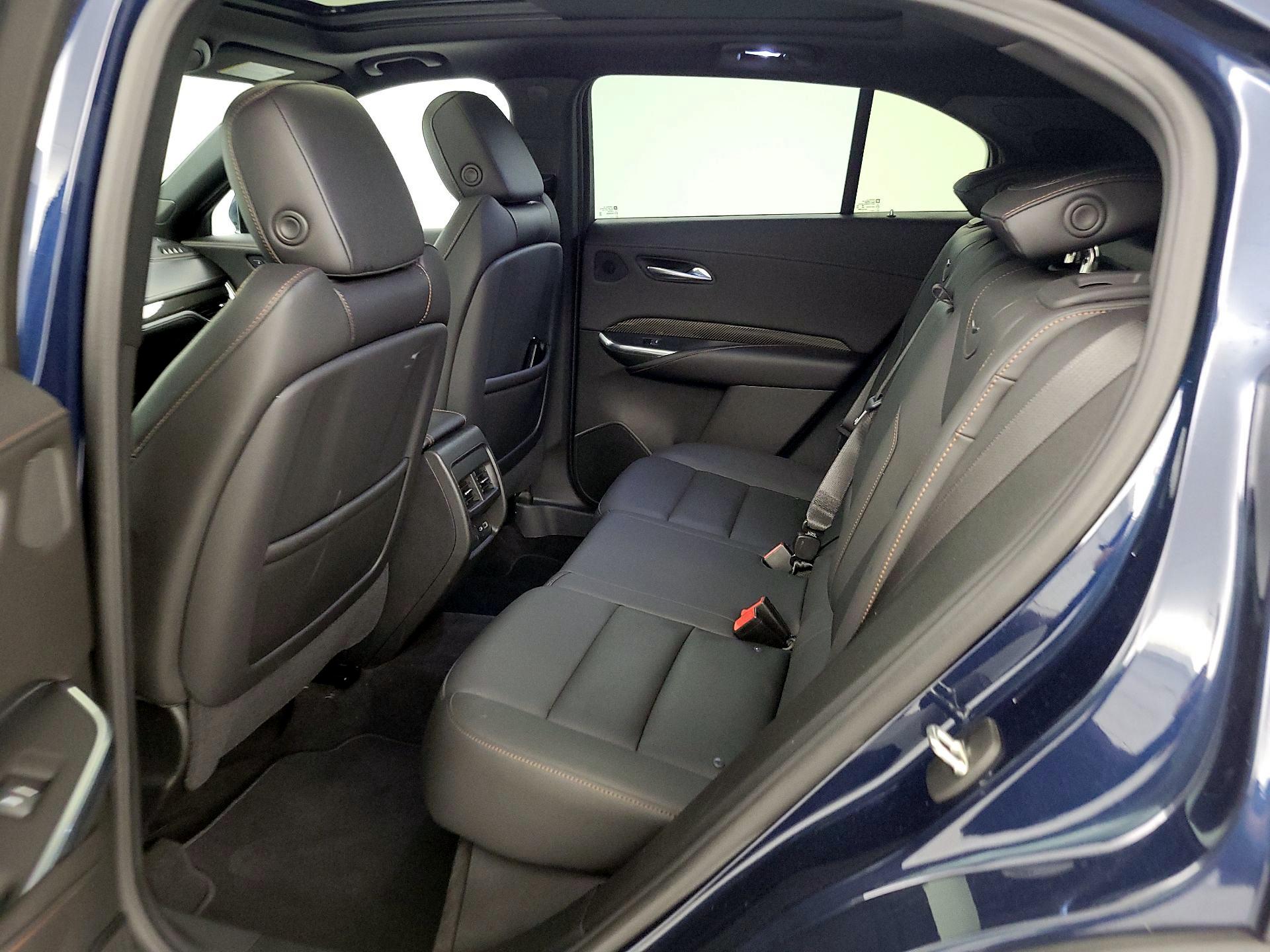 Thumbnail: 2022 Cadillac XT4 - 20