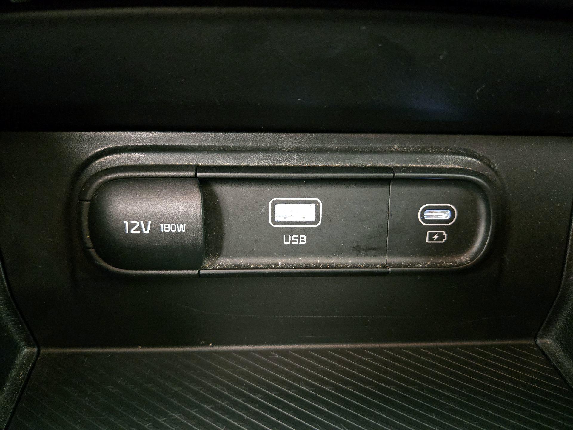 Thumbnail: 2023 Kia Sportage - 18