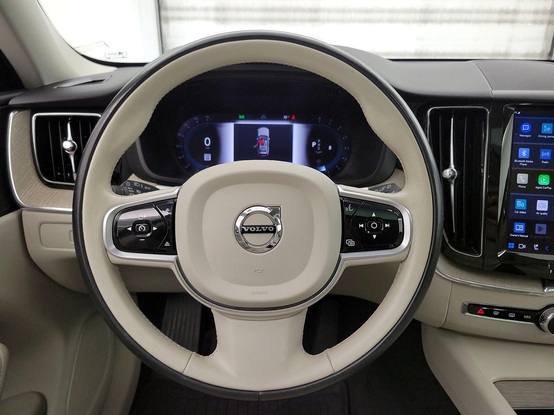Thumbnail: 2023 Volvo XC60 - 10