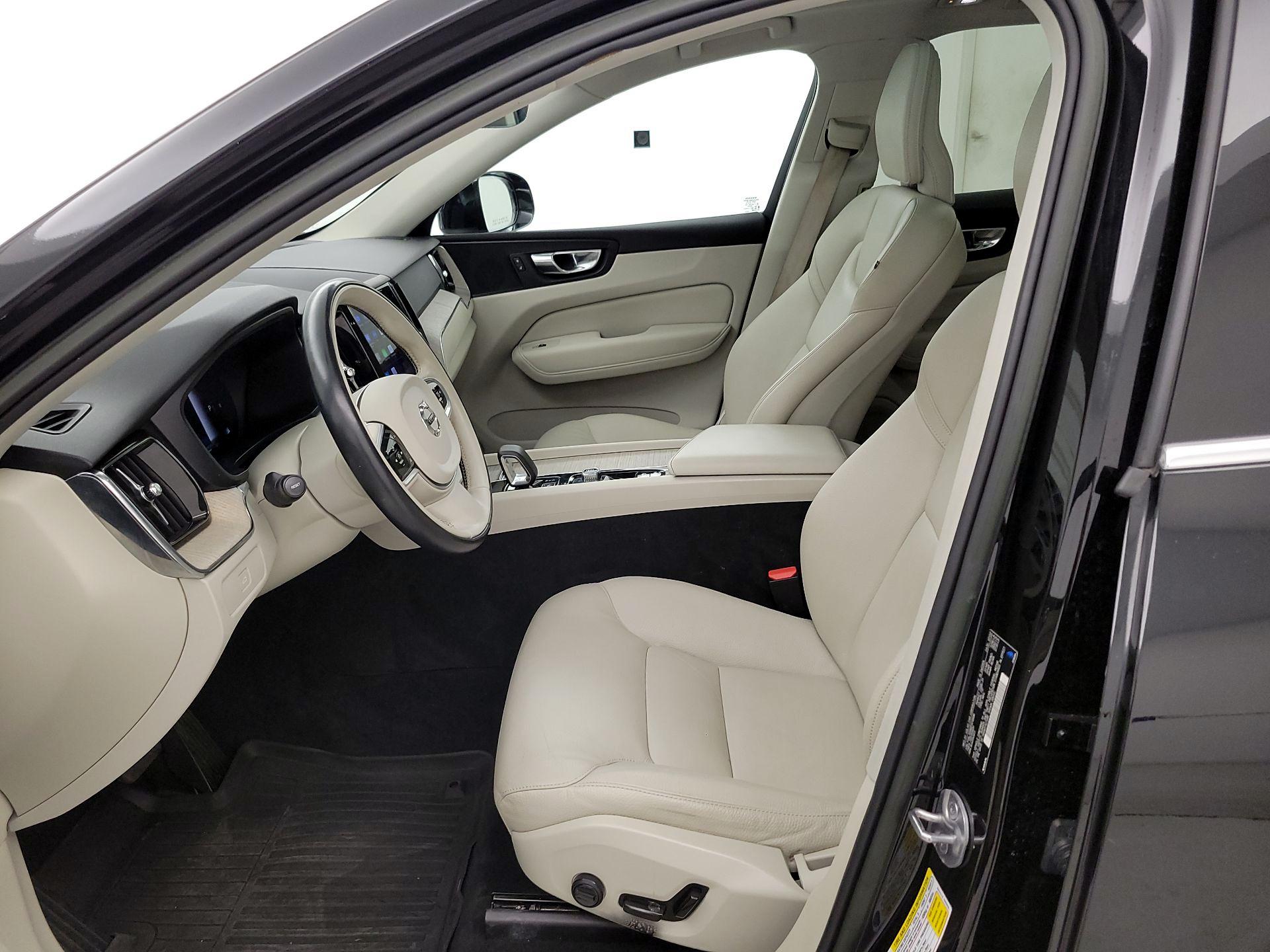 Thumbnail: 2023 Volvo XC60 - 11