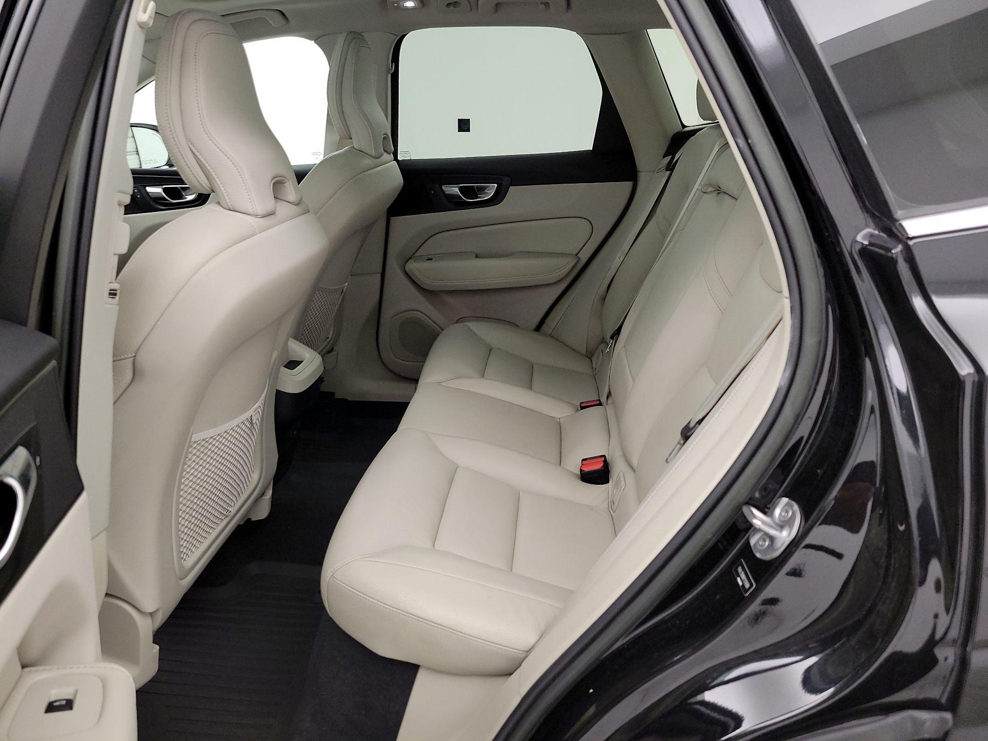 Thumbnail: 2023 Volvo XC60 - 20