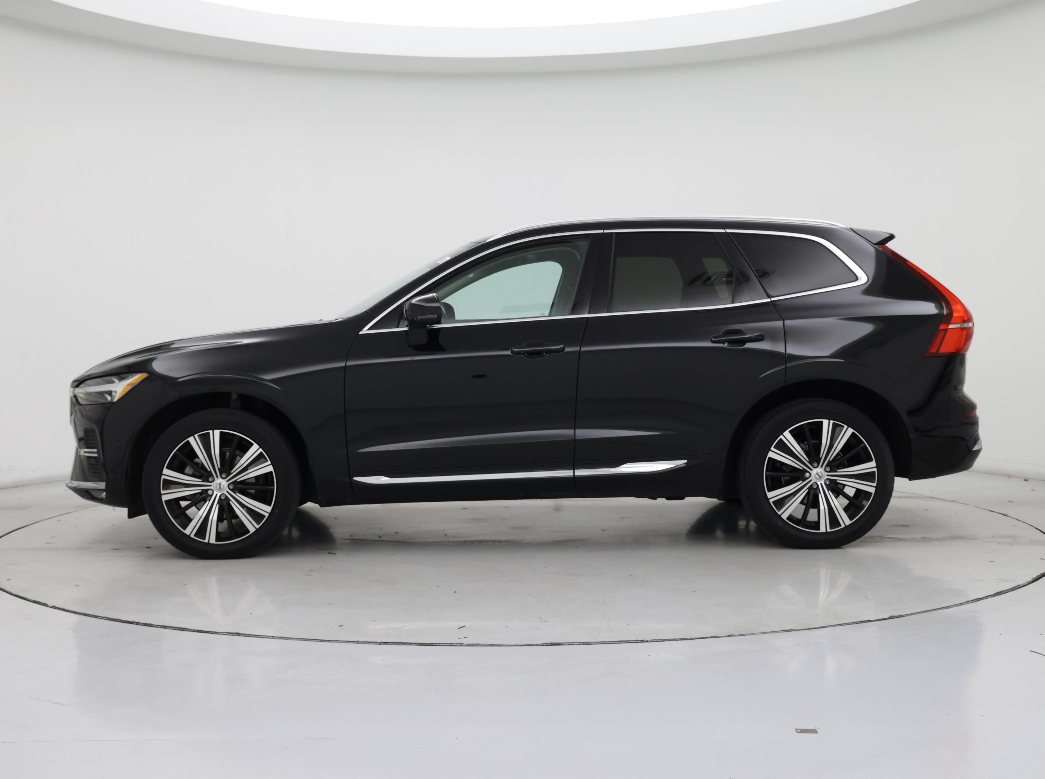 Thumbnail: 2023 Volvo XC60 - 3