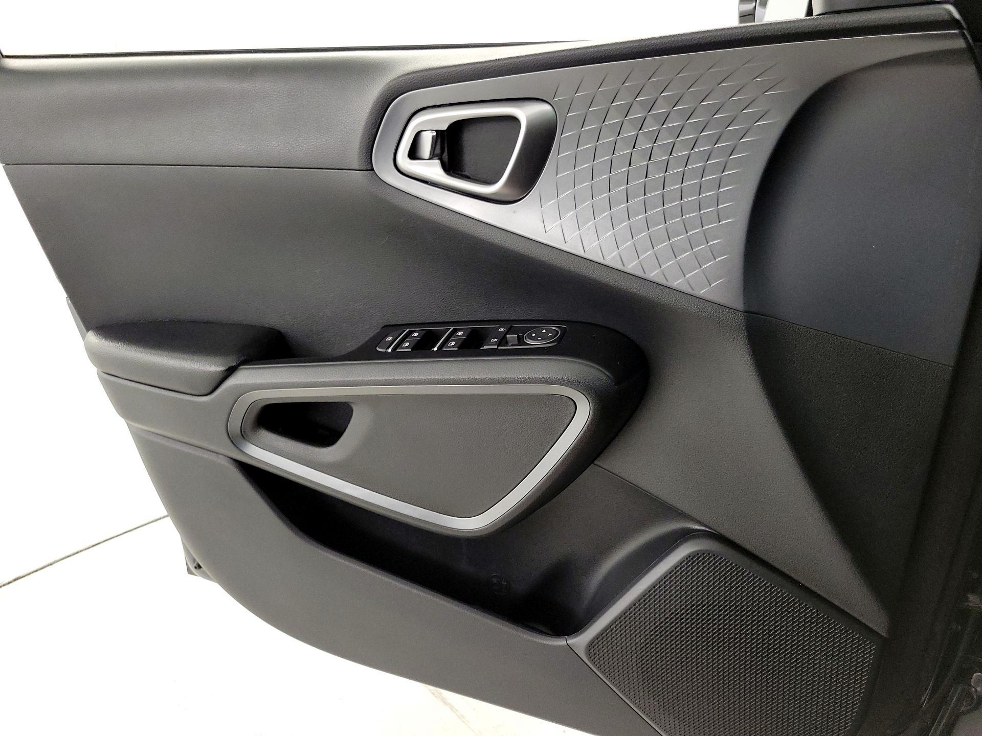 Thumbnail: 2021 Kia Soul - 12