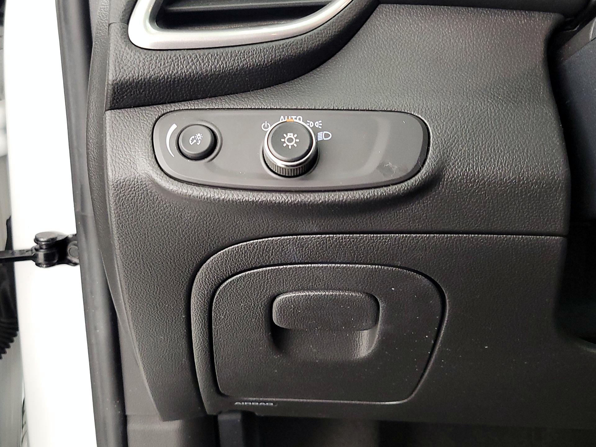 Thumbnail: 2021 Chevrolet Trax - 13