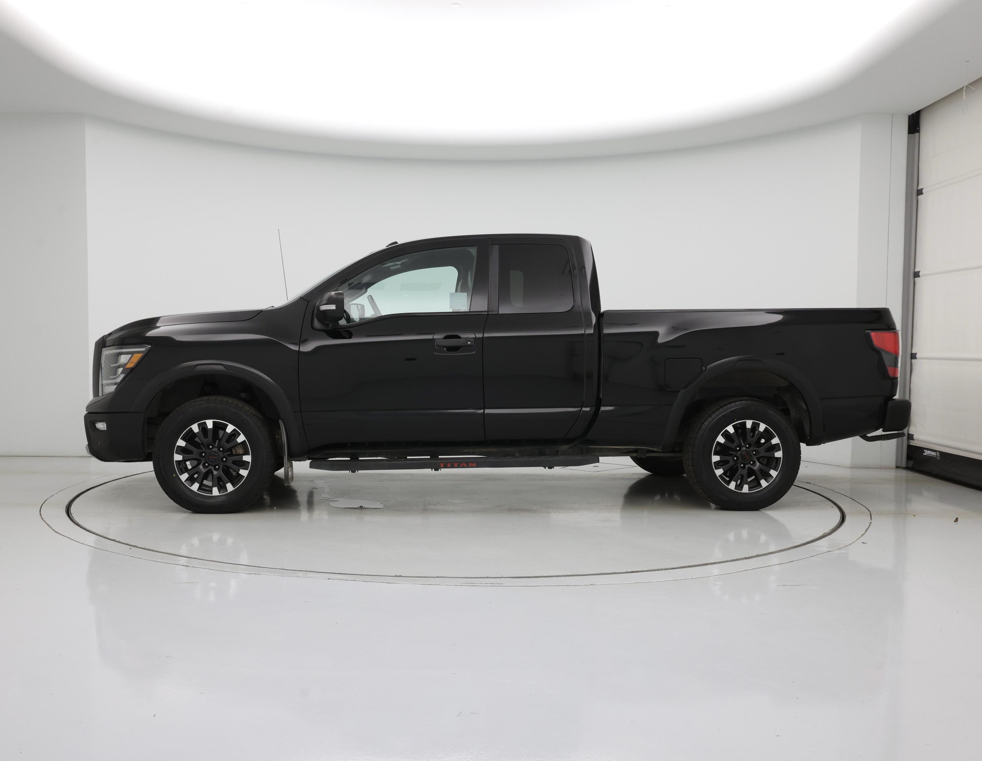 Thumbnail: 2020 Nissan Titan - 3