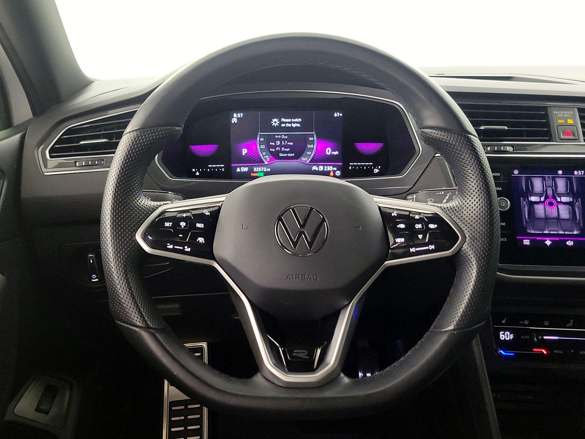 Thumbnail: 2022 Volkswagen Tiguan - 10