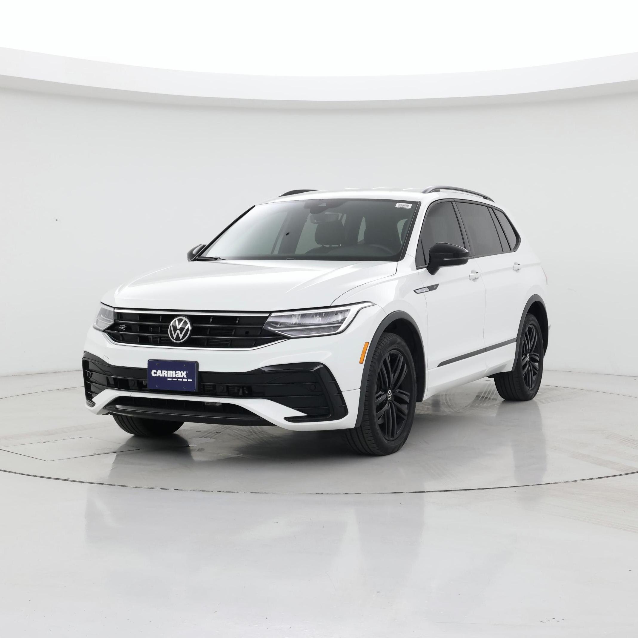 Thumbnail: 2022 Volkswagen Tiguan - 4