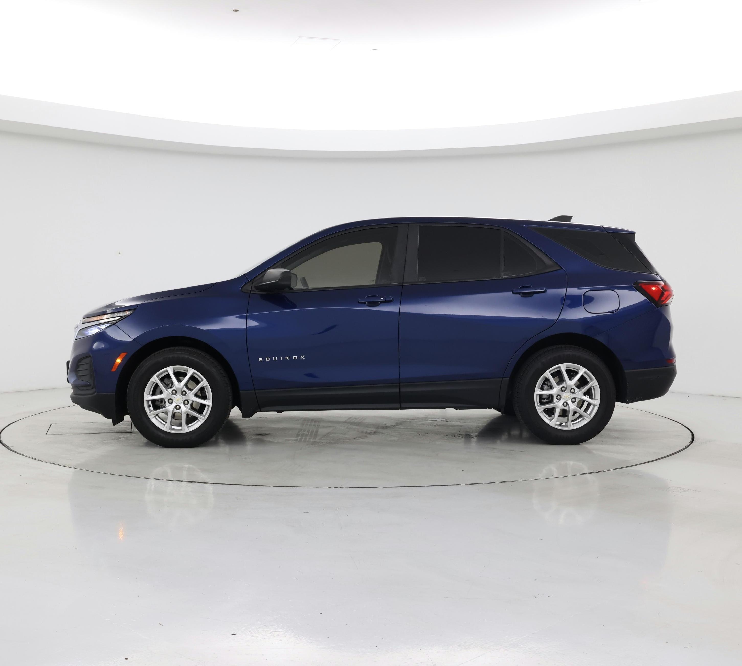 Thumbnail: 2022 Chevrolet Equinox - 3