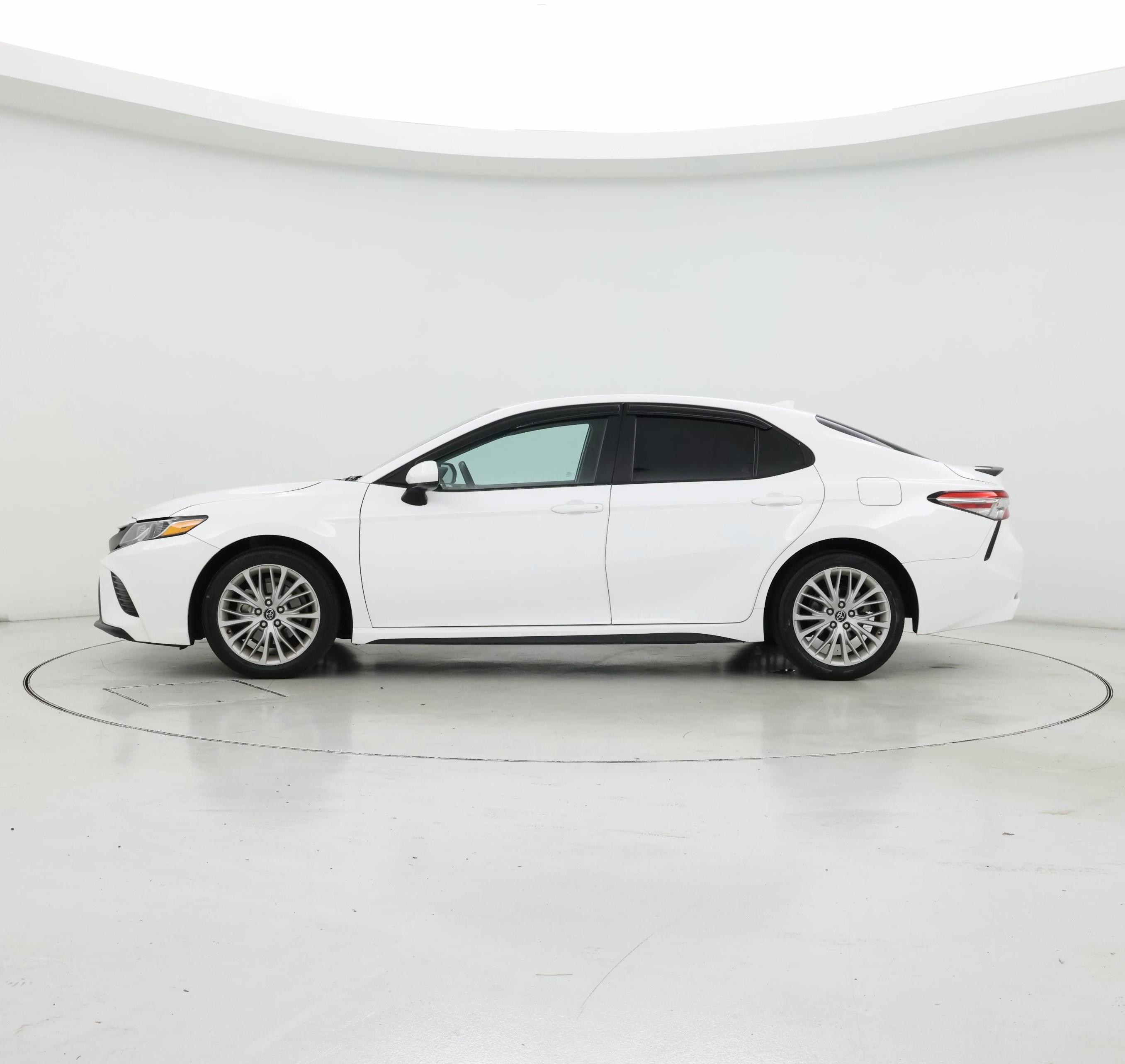 Thumbnail: 2019 Toyota Camry - 3