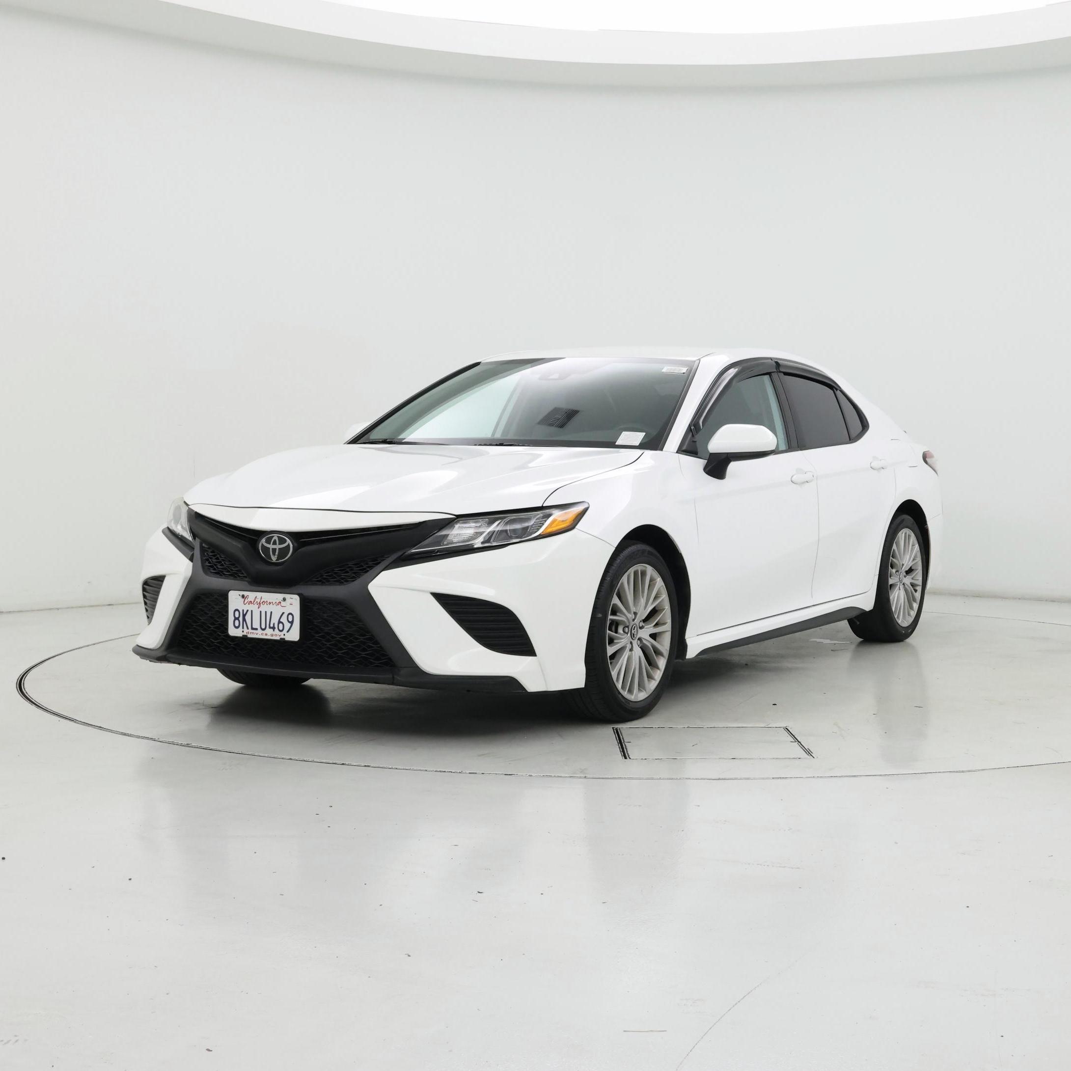 Thumbnail: 2019 Toyota Camry - 4