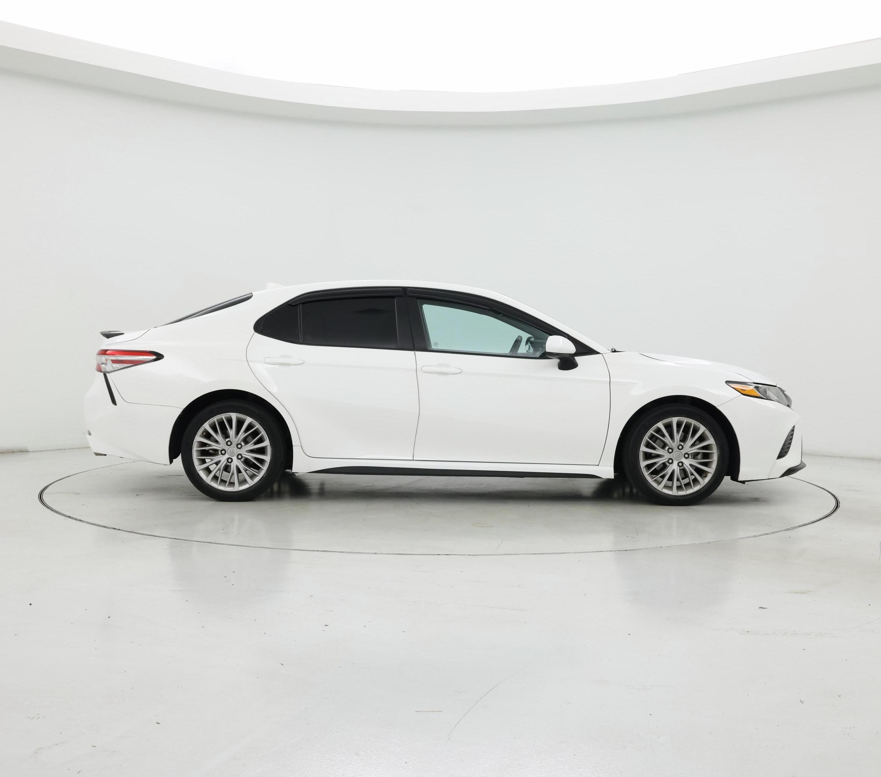 Thumbnail: 2019 Toyota Camry - 7