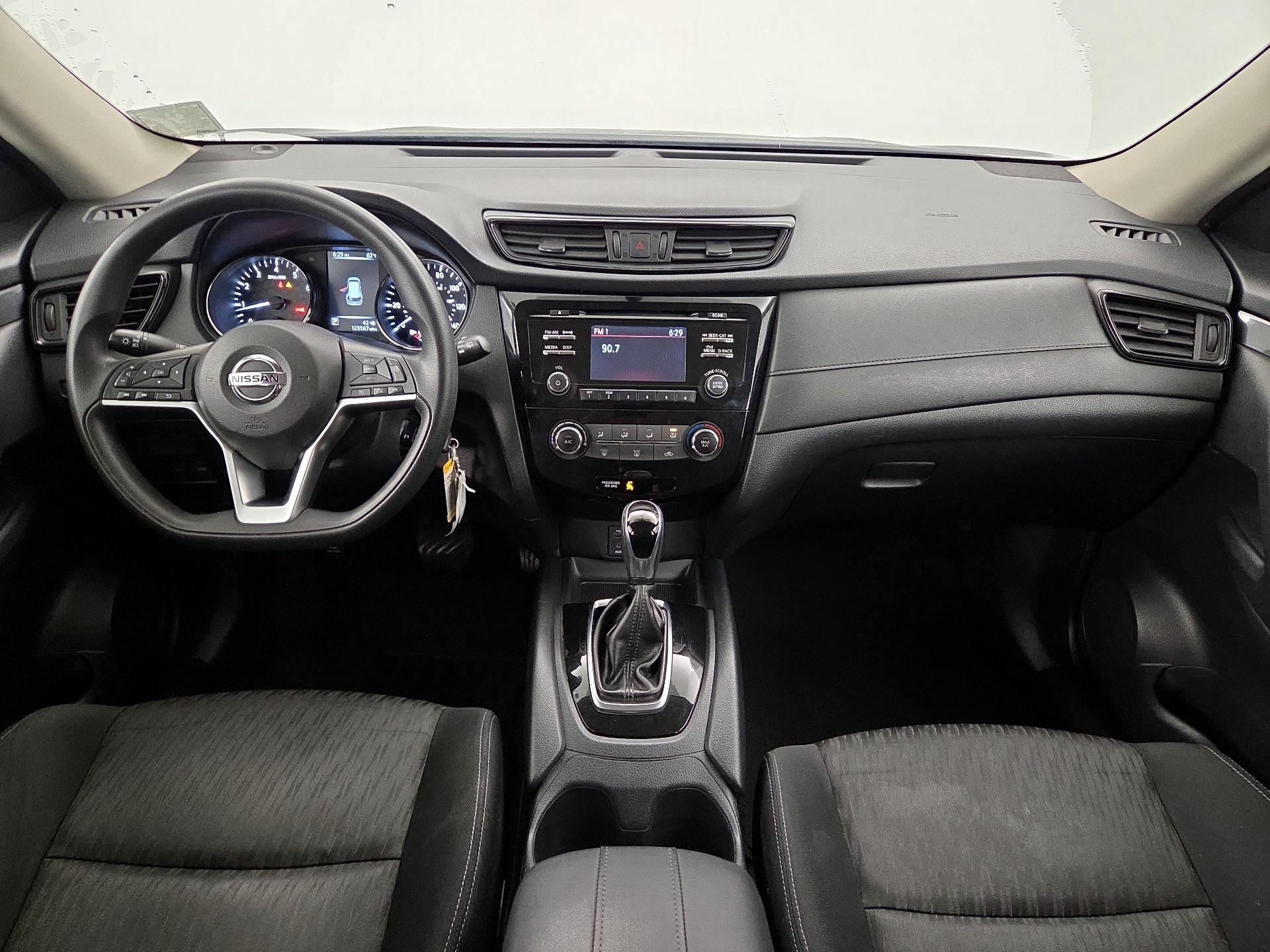 Thumbnail: 2017 Nissan Rogue - 9