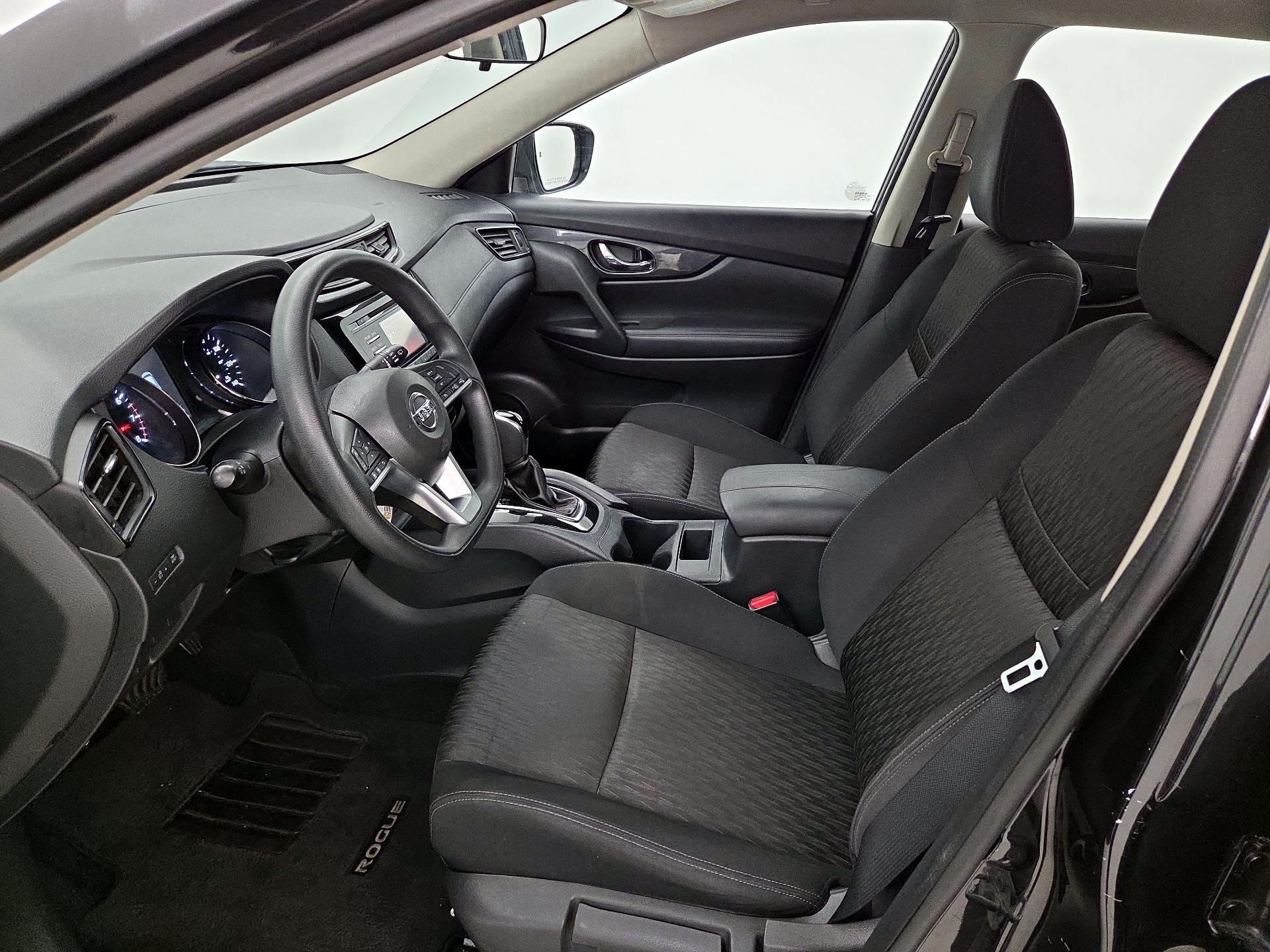 Thumbnail: 2017 Nissan Rogue - 11