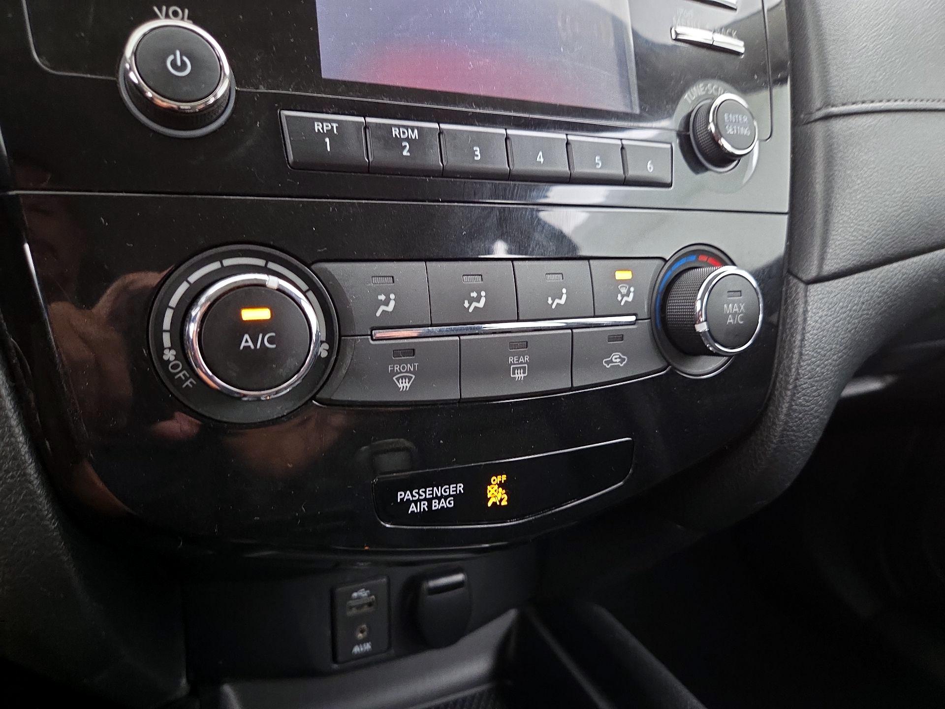 Thumbnail: 2017 Nissan Rogue - 16